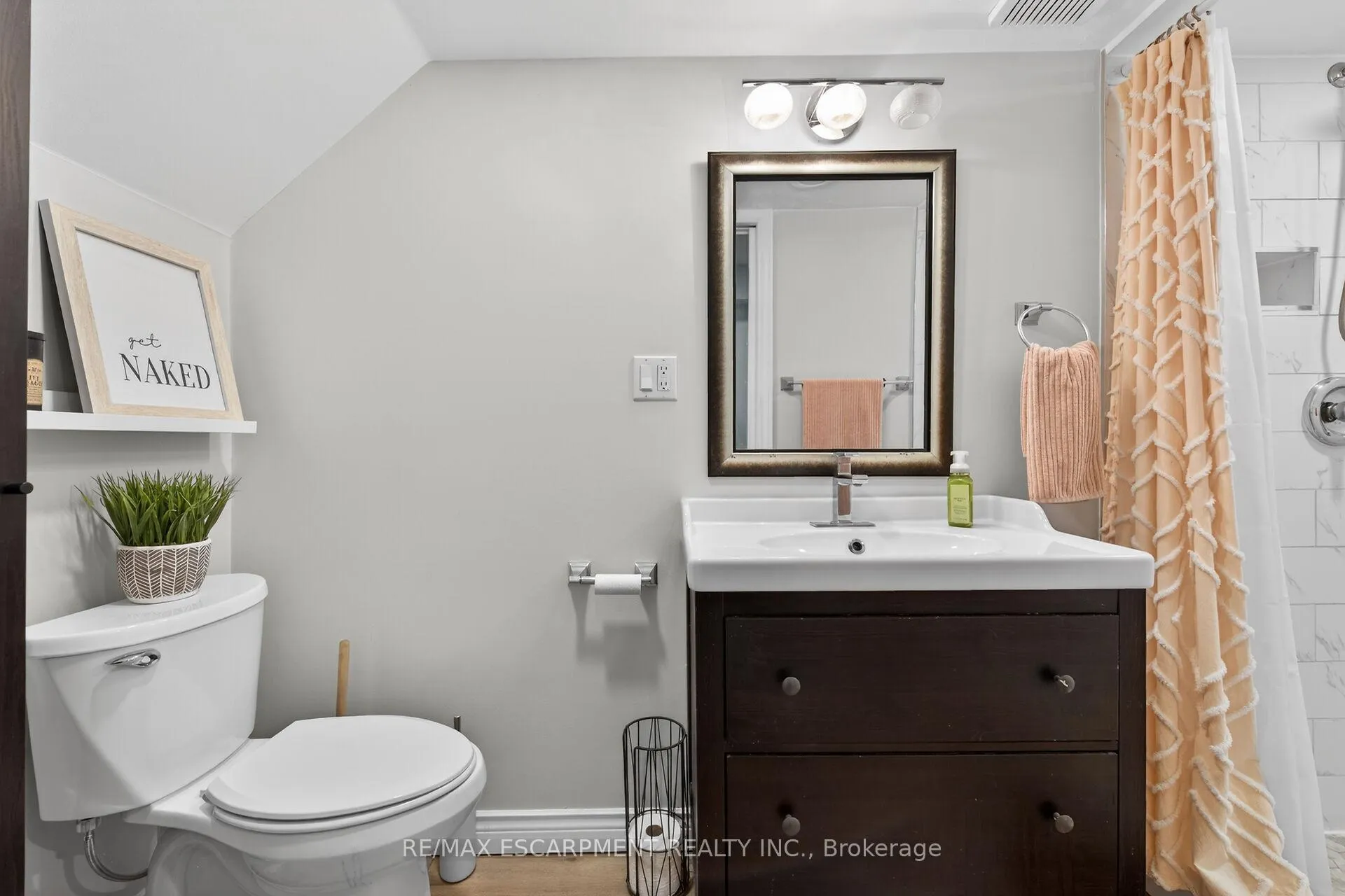 Photo 31 of 10 Frederick Street, St. Catharines, Western Hill — HOMEH