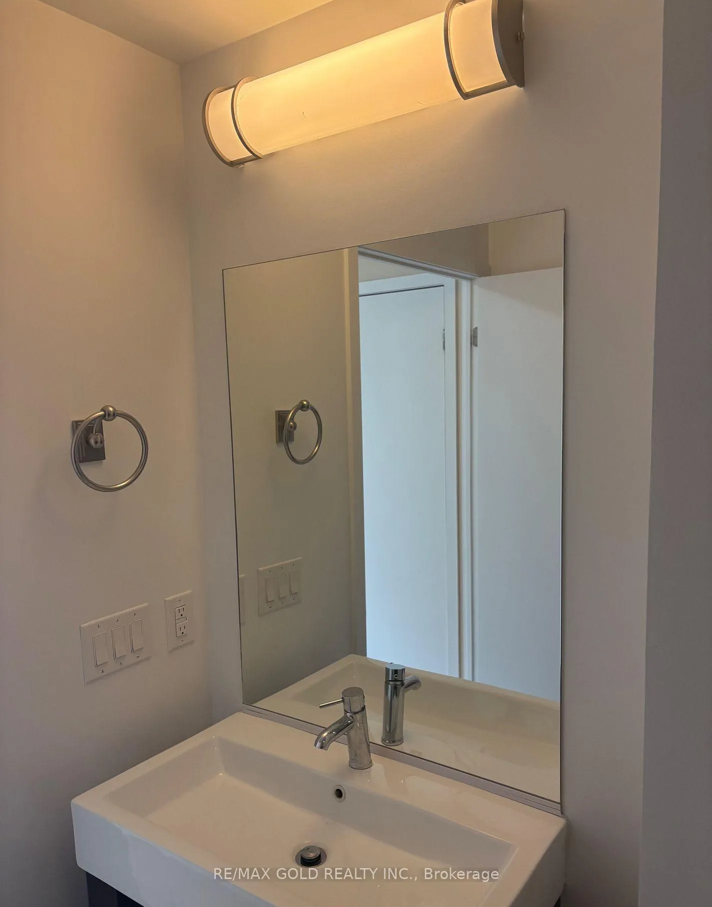 Photo 15 of Unit 501, 840 Queens Plate Drive, Etobicoke, West Humber-Clairville — HOMEH