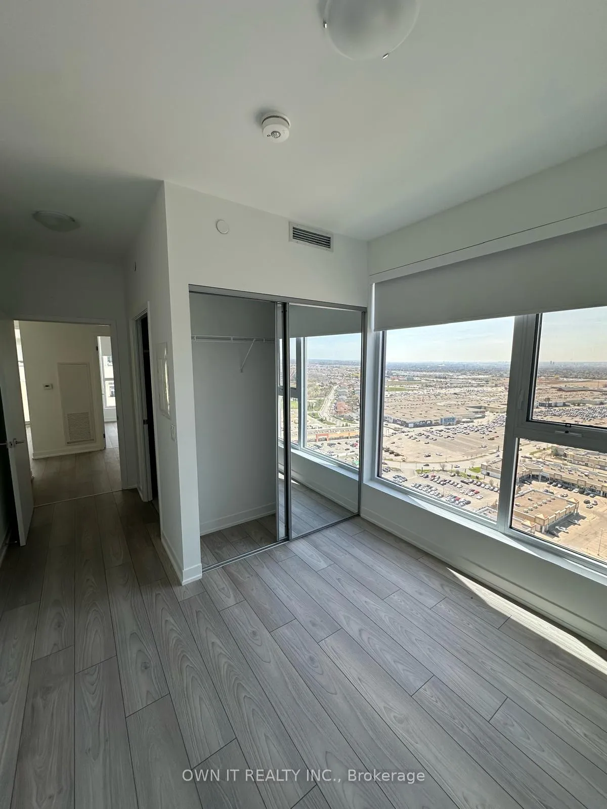 Photo 1 of 498 Caldari Road, Vaughan, Concord — HOMEH