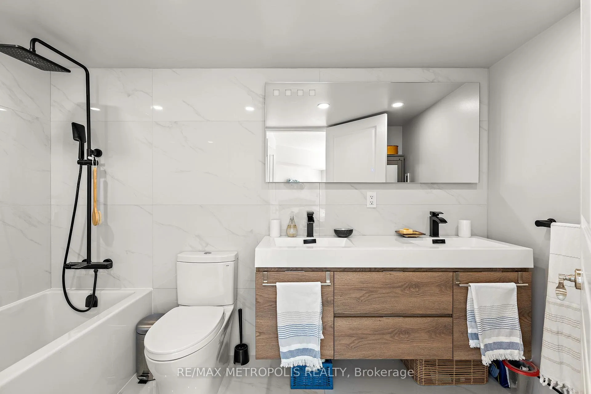 Photo 8 of Unit 438, 437 Roncesvalles Avenue, Toronto, Roncesvalles — HOMEH