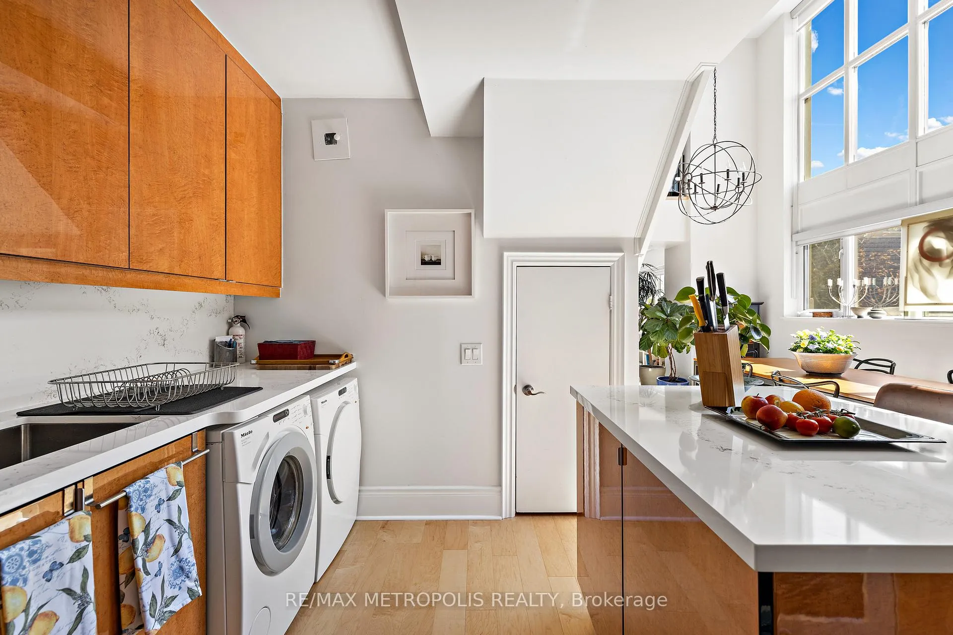 Photo 23 of Unit 438, 437 Roncesvalles Avenue, Toronto, Roncesvalles — HOMEH