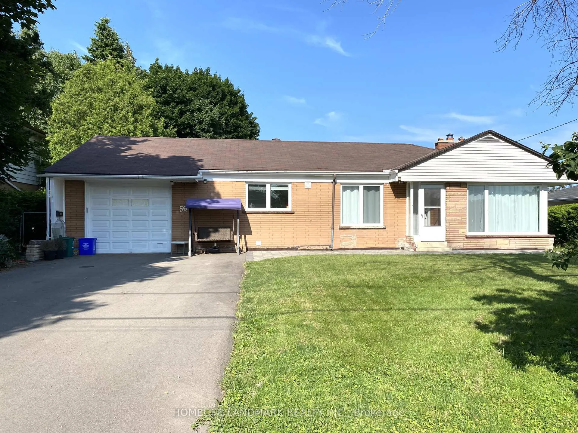 Photo 1 of 59 Elizabeth Crescent S, Whitby, Blue Grass Meadows — HOMEH