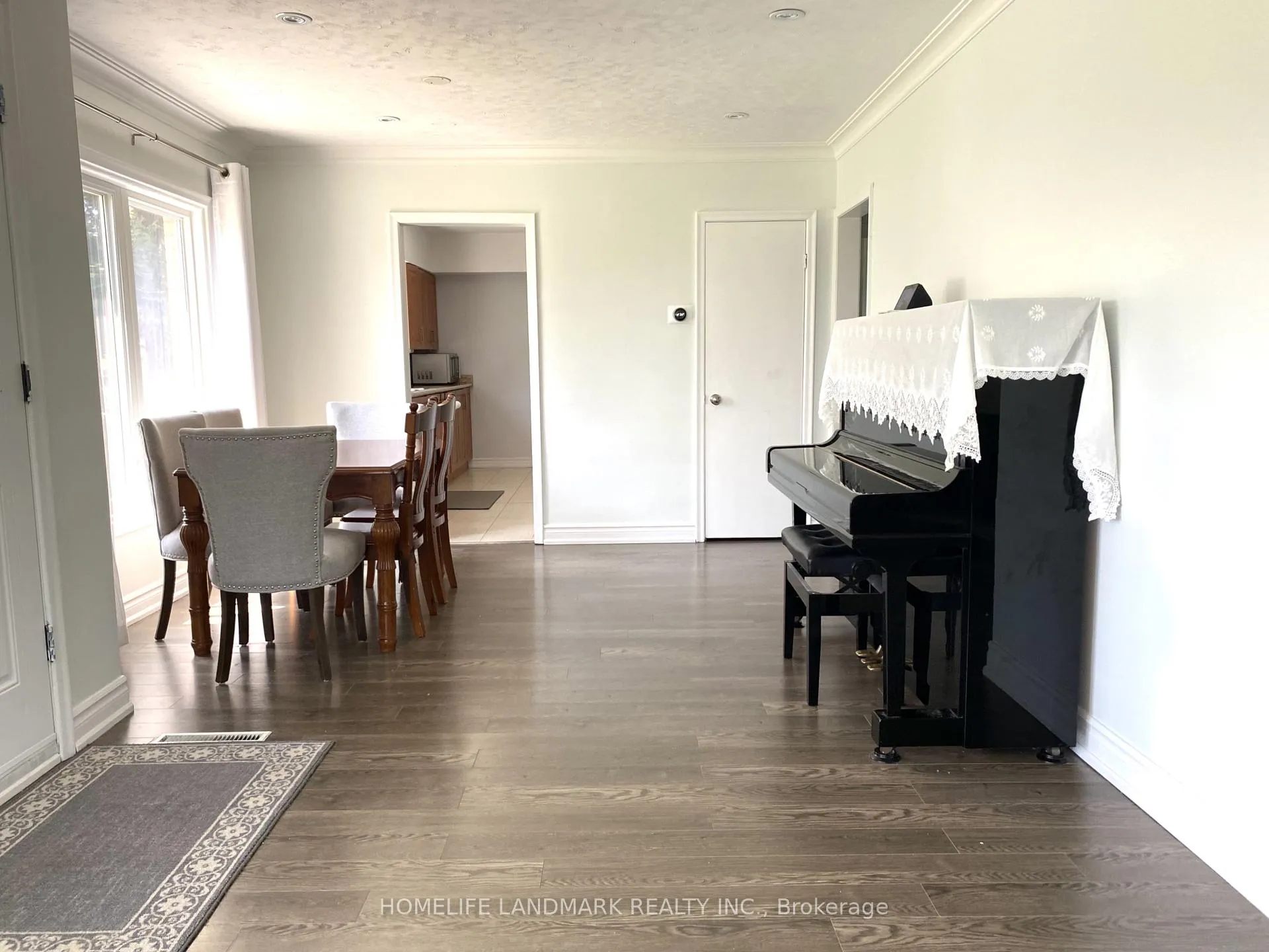 Photo 5 of 59 Elizabeth Crescent S, Whitby, Blue Grass Meadows — HOMEH