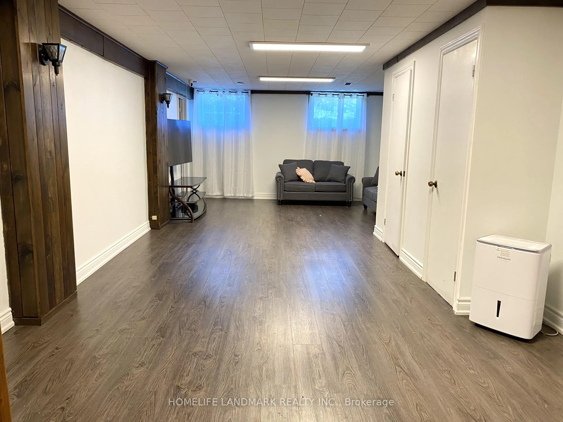 Photo 10 of 59 Elizabeth Crescent S, Whitby, Blue Grass Meadows — HOMEH