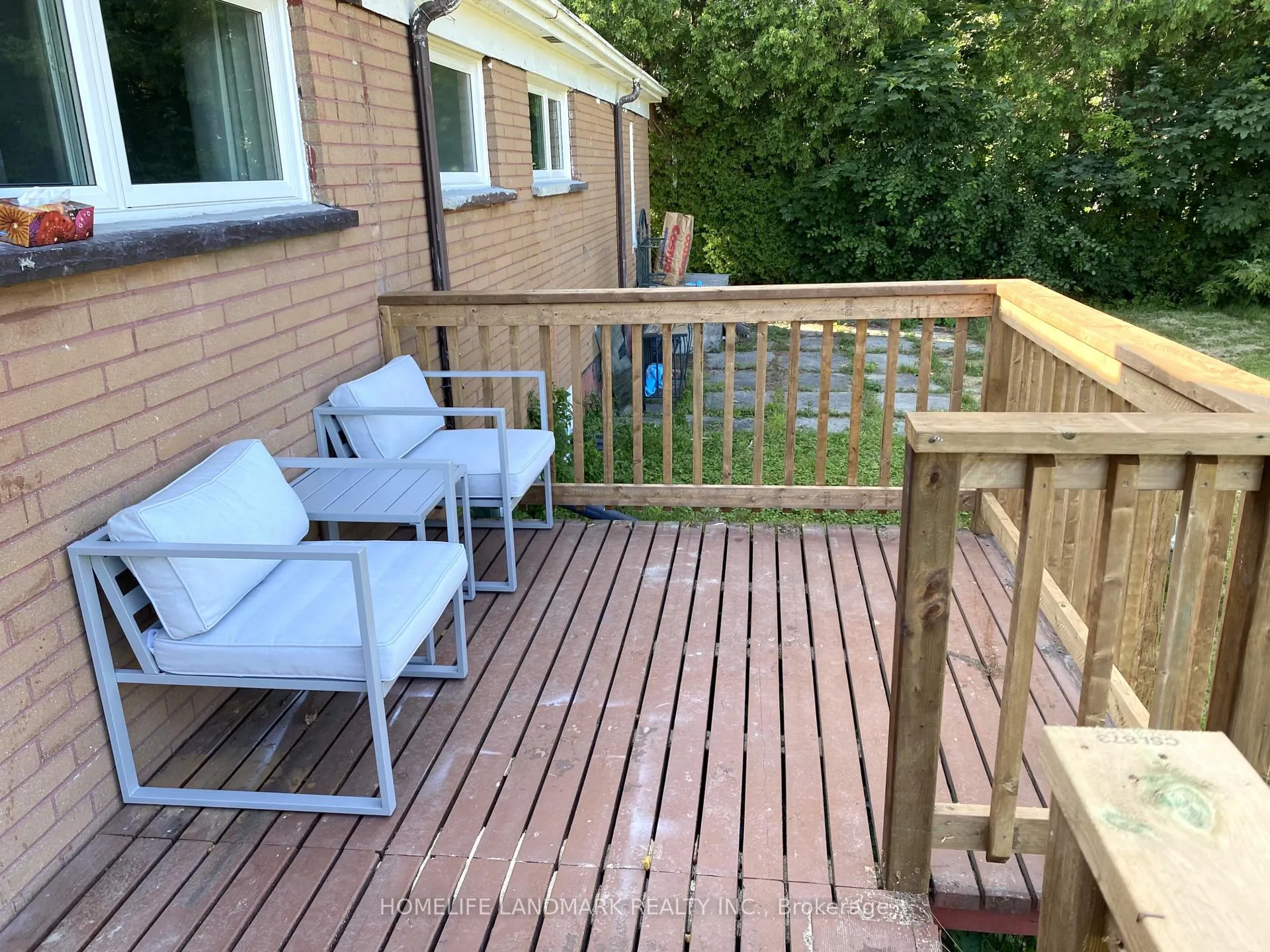 Photo 12 of 59 Elizabeth Crescent S, Whitby, Blue Grass Meadows — HOMEH