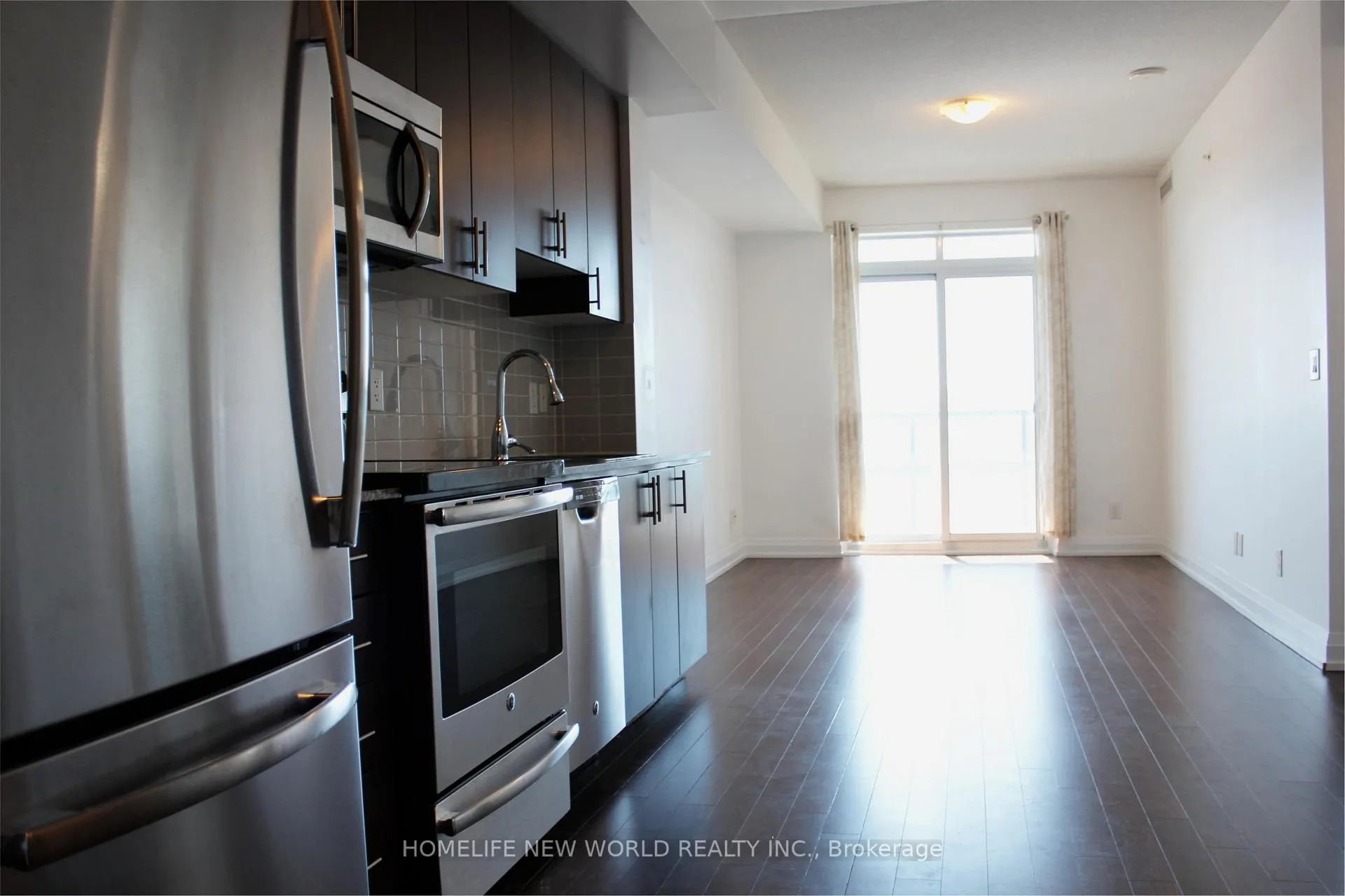 Photo 10 of Unit 429, 7161 Yonge Street, Markham, Thornhill — HOMEH