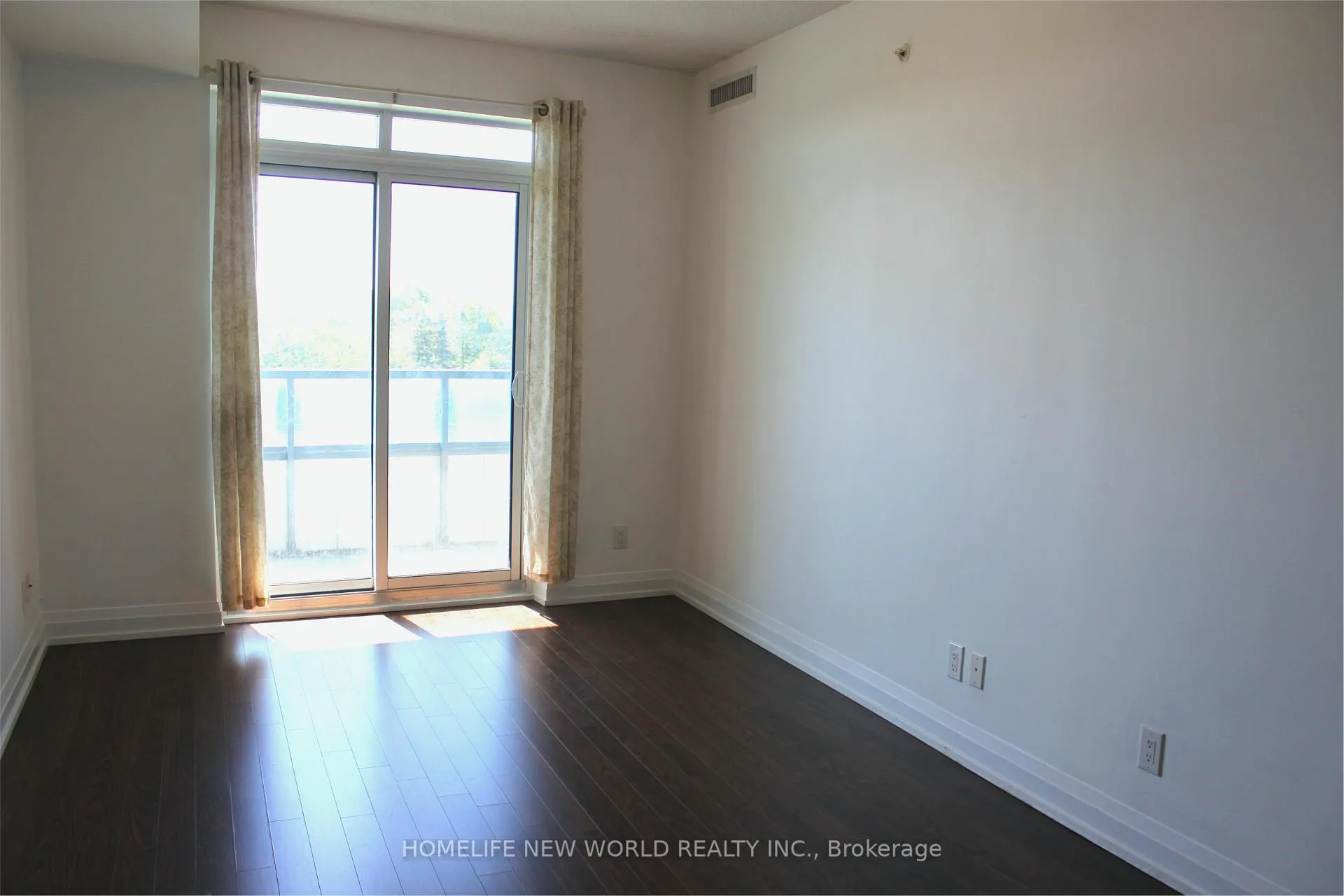 Photo 11 of Unit 429, 7161 Yonge Street, Markham, Thornhill — HOMEH