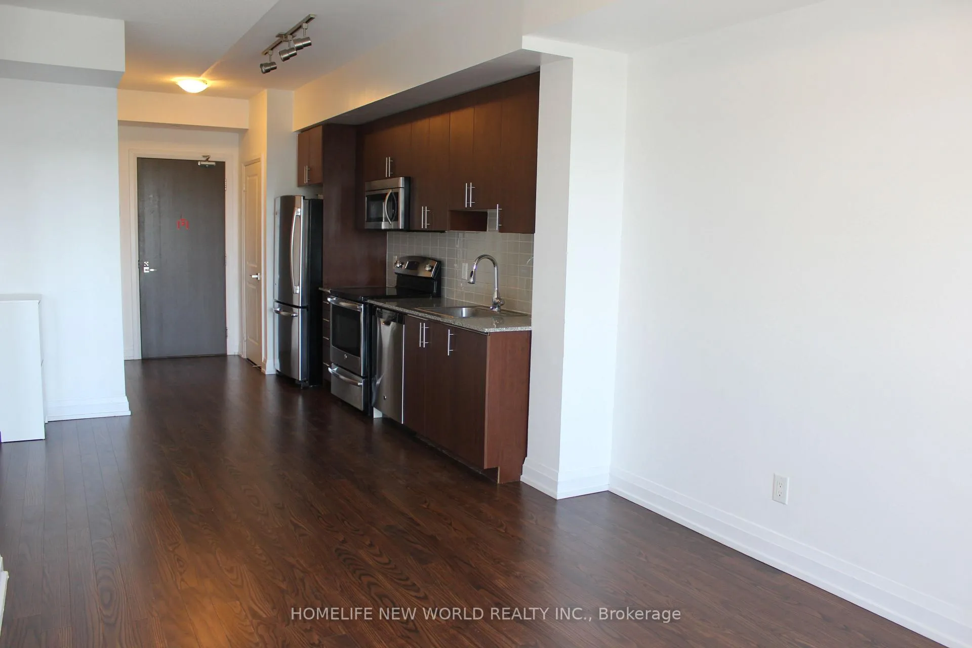 Photo 12 of Unit 429, 7161 Yonge Street, Markham, Thornhill — HOMEH