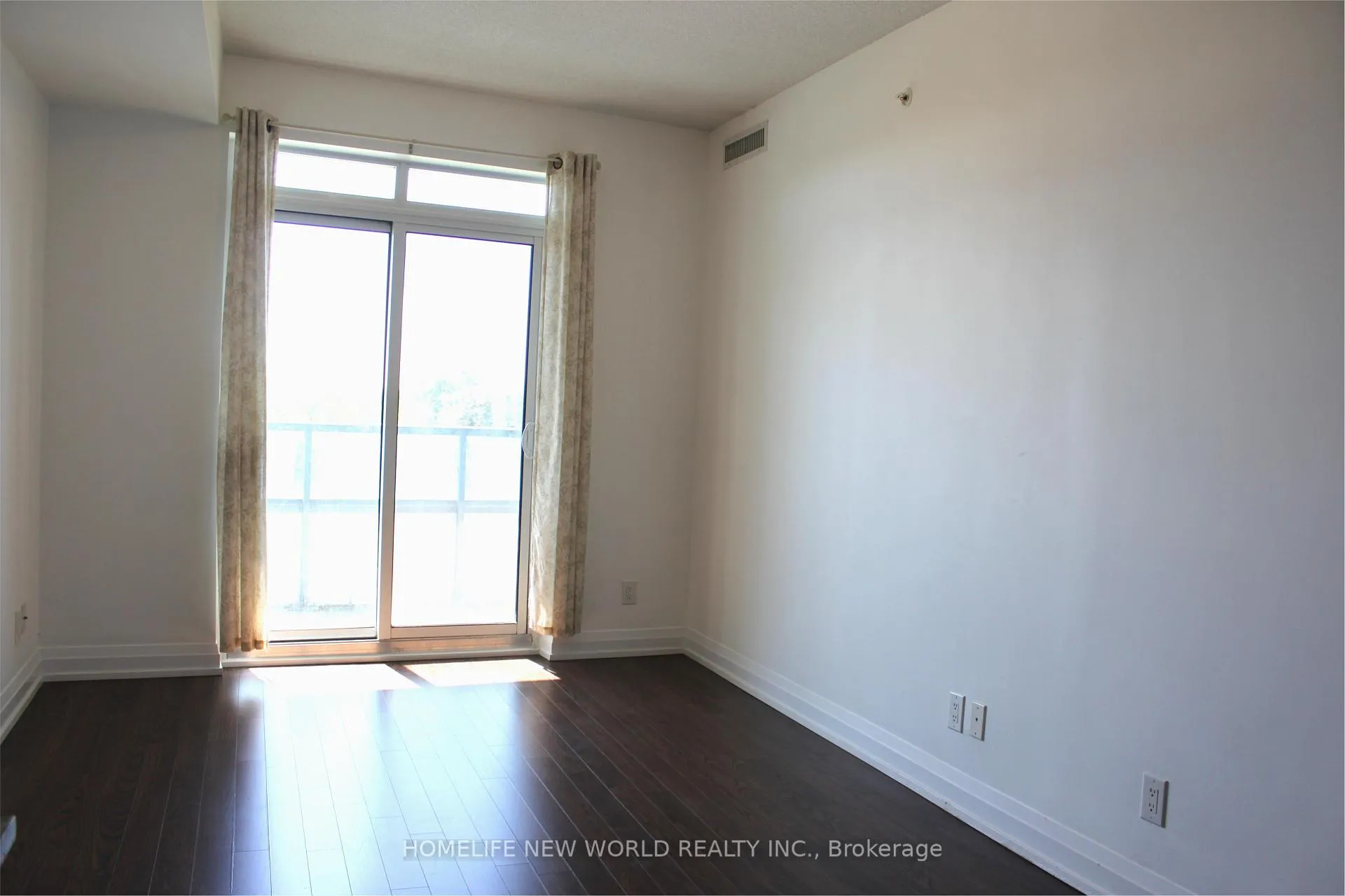 Photo 13 of Unit 429, 7161 Yonge Street, Markham, Thornhill — HOMEH