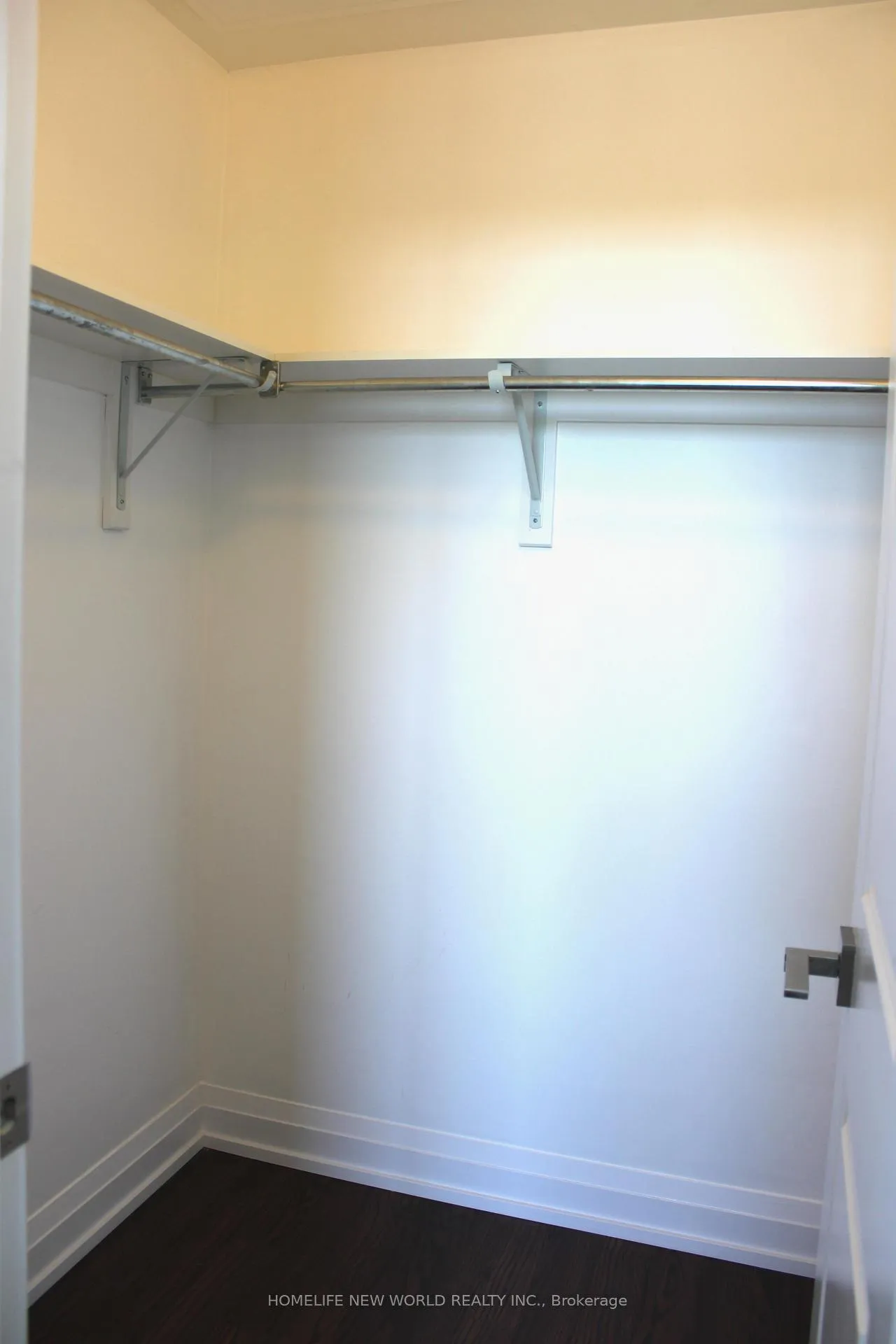 Photo 16 of Unit 429, 7161 Yonge Street, Markham, Thornhill — HOMEH