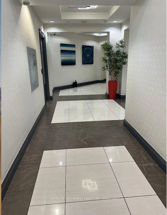 Photo 5 of Unit 429, 7161 Yonge Street, Markham, Thornhill — HOMEH