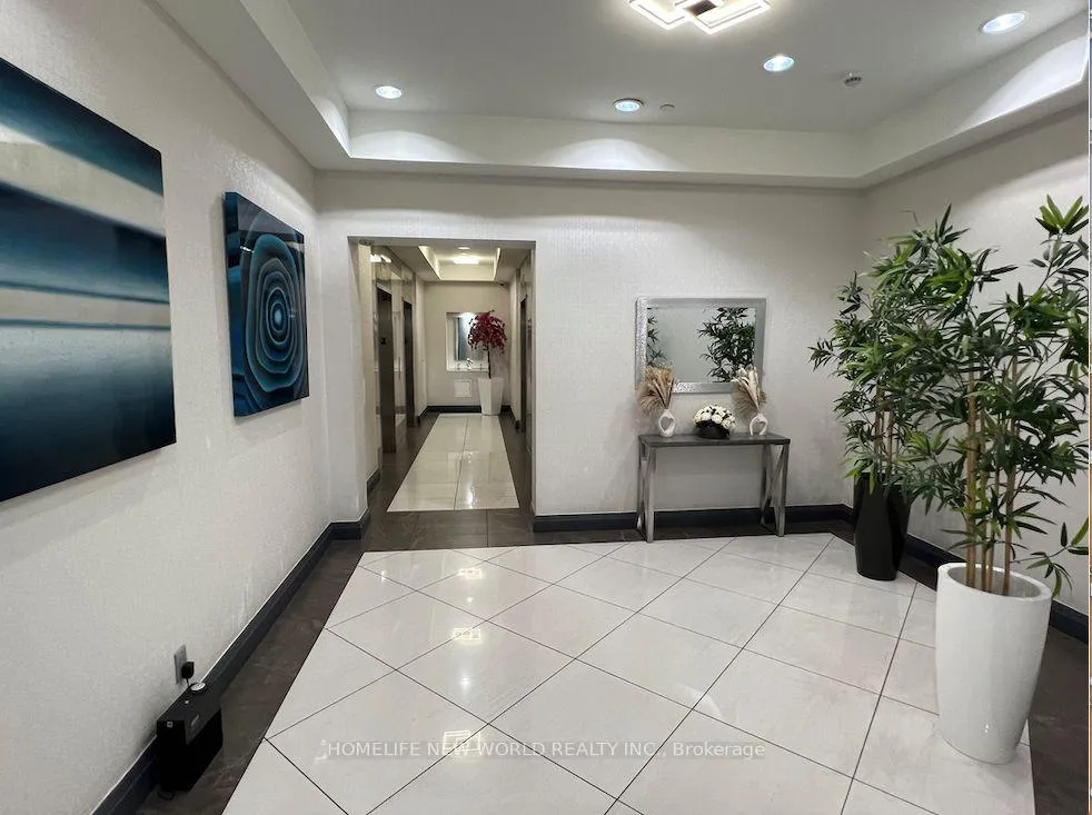 Photo 6 of Unit 429, 7161 Yonge Street, Markham, Thornhill — HOMEH