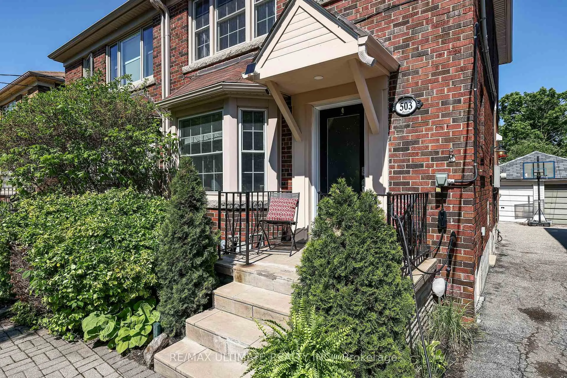 Photo 2 of 503 Sutherland Drive, Toronto, Leaside — HOMEH