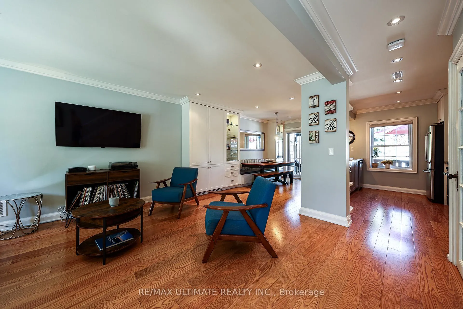 Photo 5 of 503 Sutherland Drive, Toronto, Leaside — HOMEH