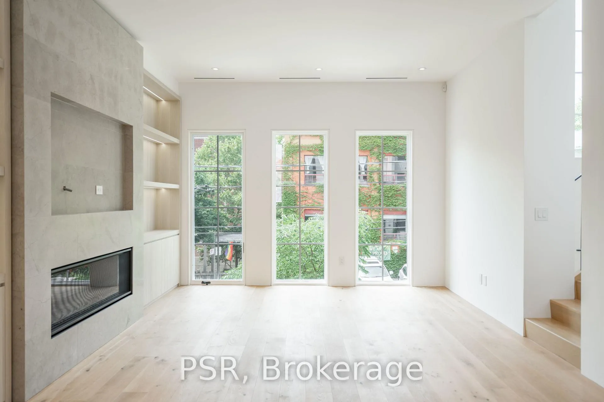 Photo 2 of 381 Madison Avenue, Toronto, Casa Loma — HOMEH