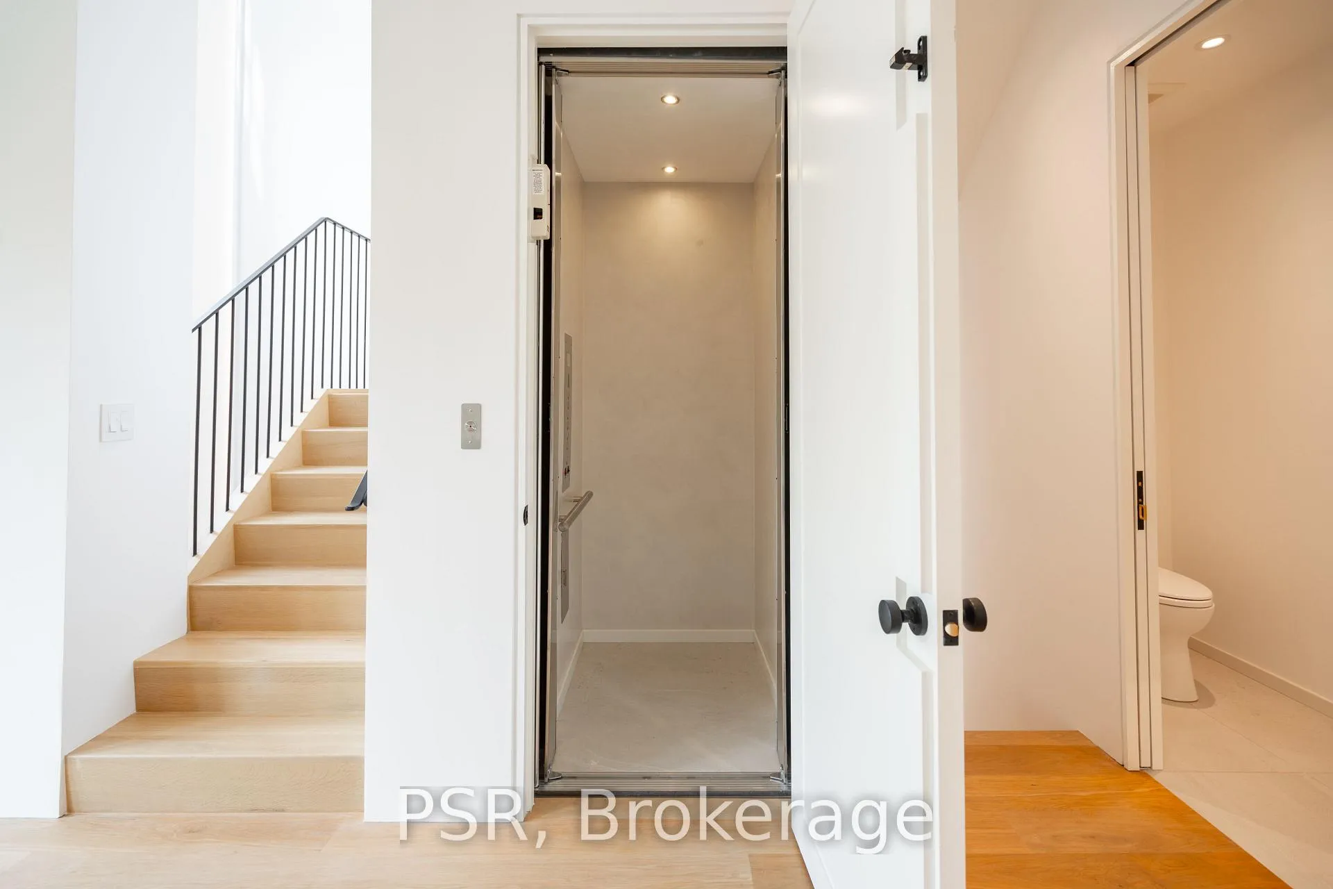 Photo 8 of 381 Madison Avenue, Toronto, Casa Loma — HOMEH