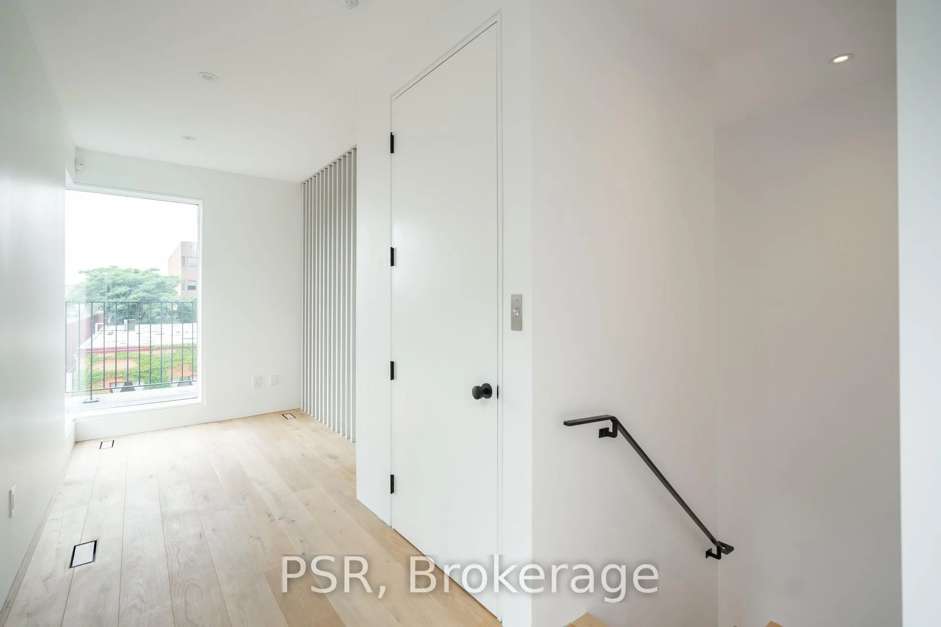 Photo 14 of 381 Madison Avenue, Toronto, Casa Loma — HOMEH