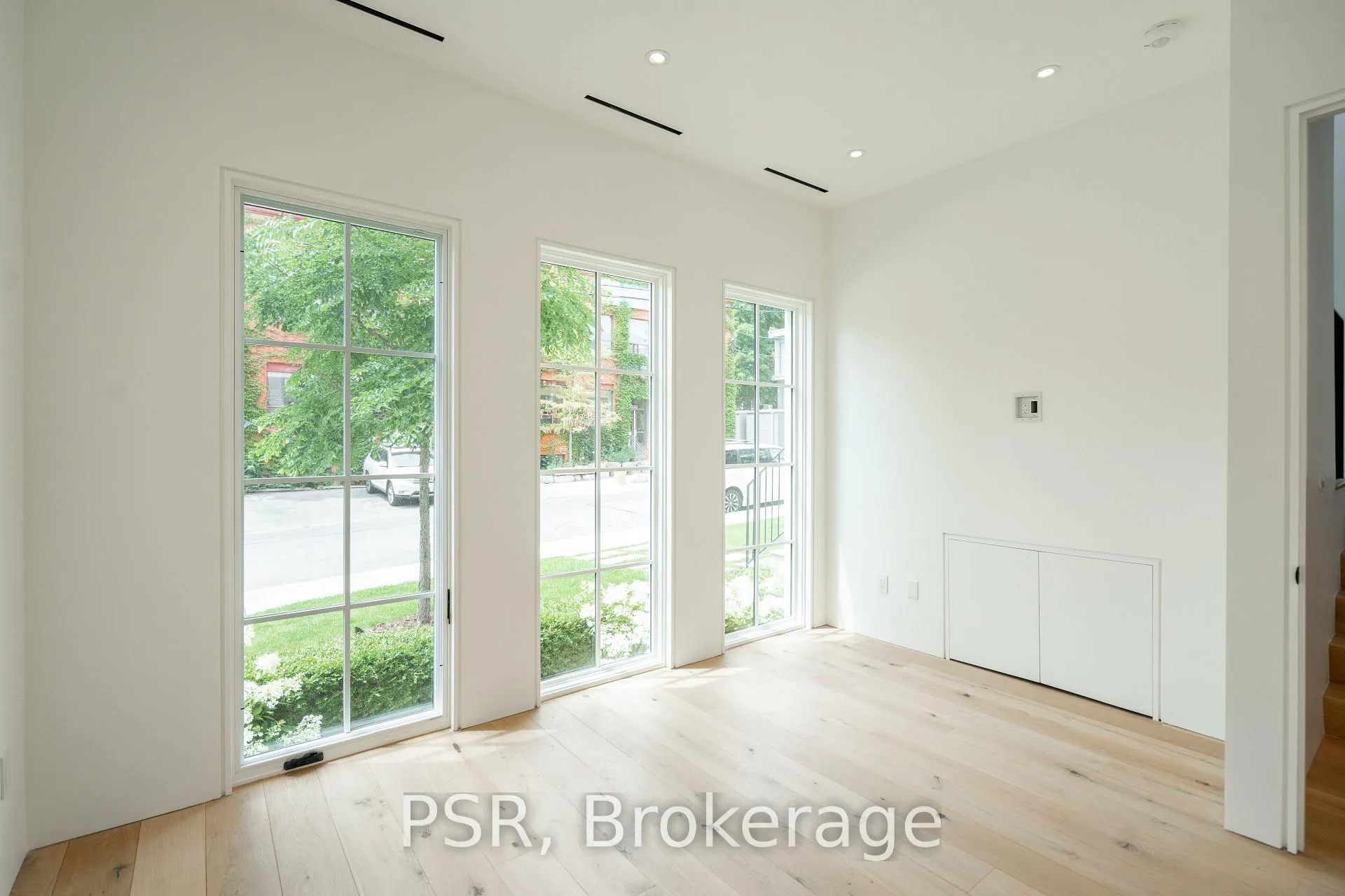 Photo 20 of 381 Madison Avenue, Toronto, Casa Loma — HOMEH