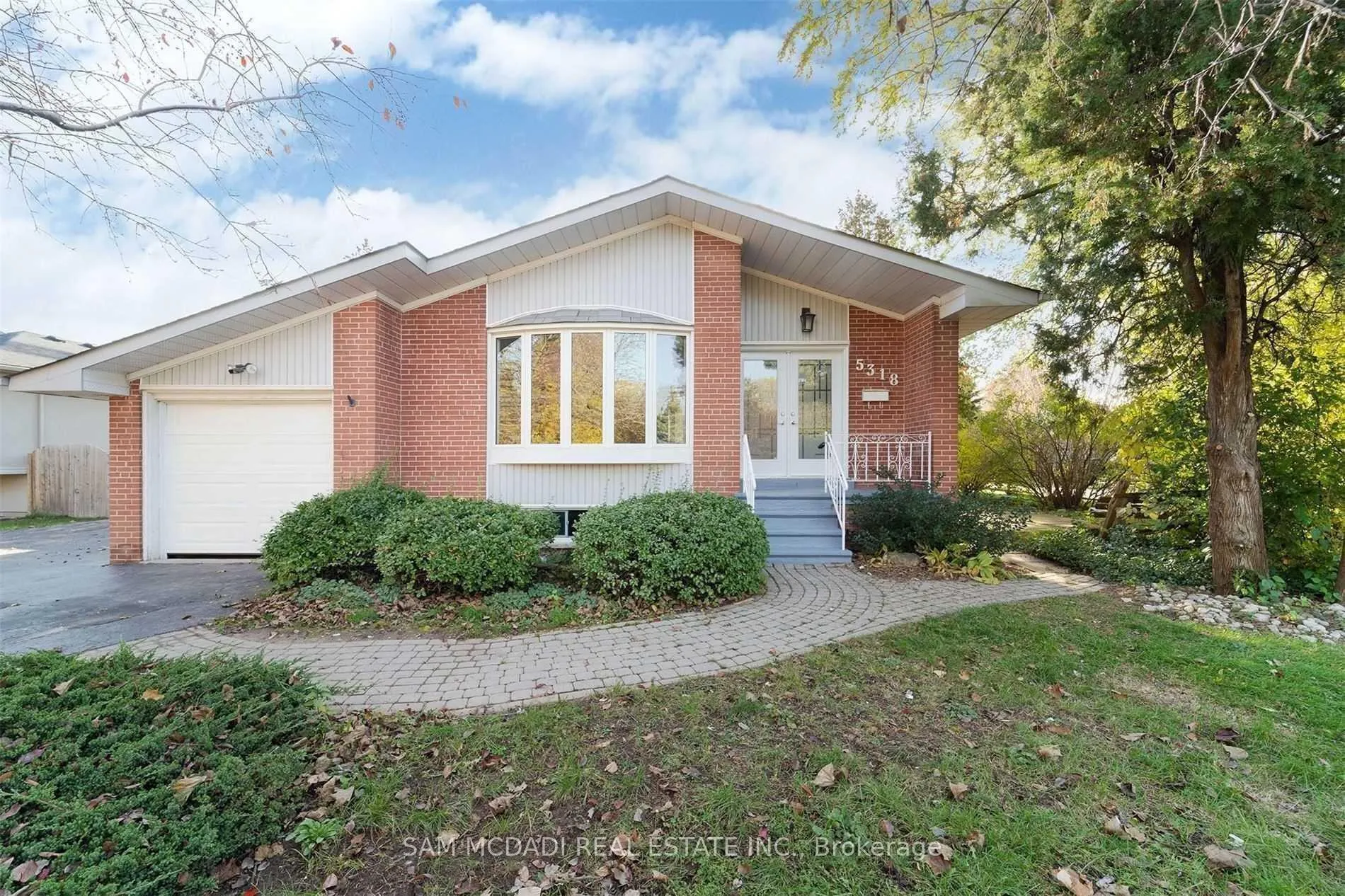 Photo 2 of 5318 Mericourt Road, Burlington, Appleby — HOMEH