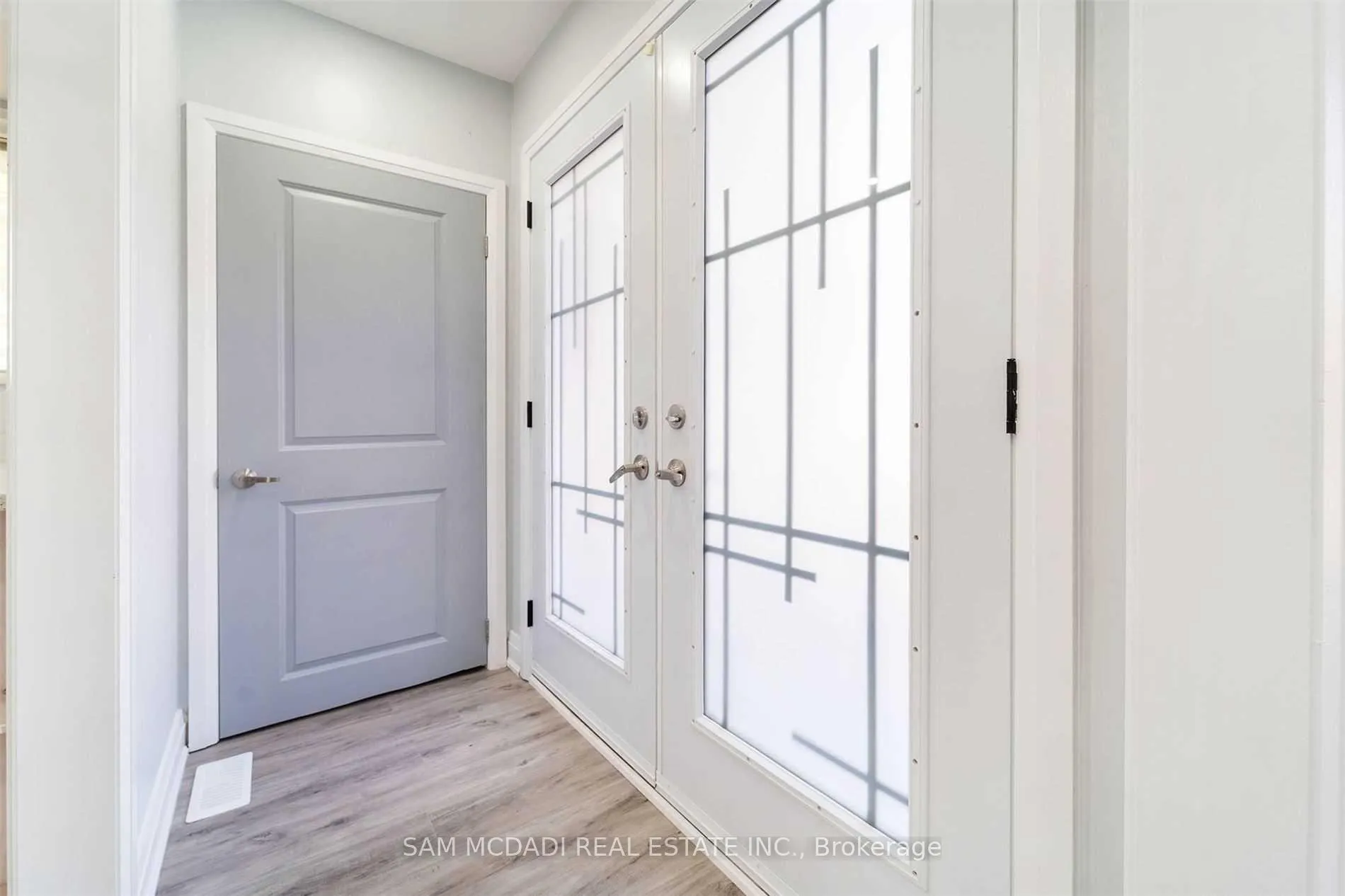Photo 3 of 5318 Mericourt Road, Burlington, Appleby — HOMEH