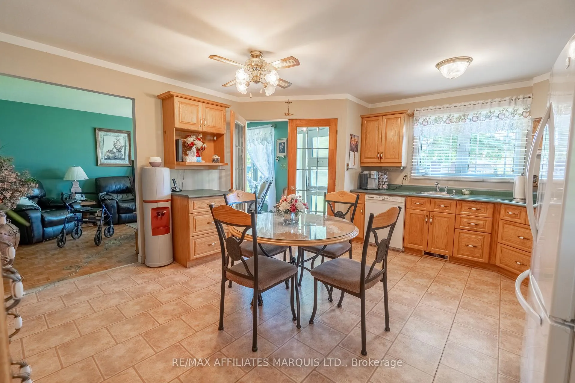 Photo 4 of 429 Beach Avenue, Cornwall — HOMEH