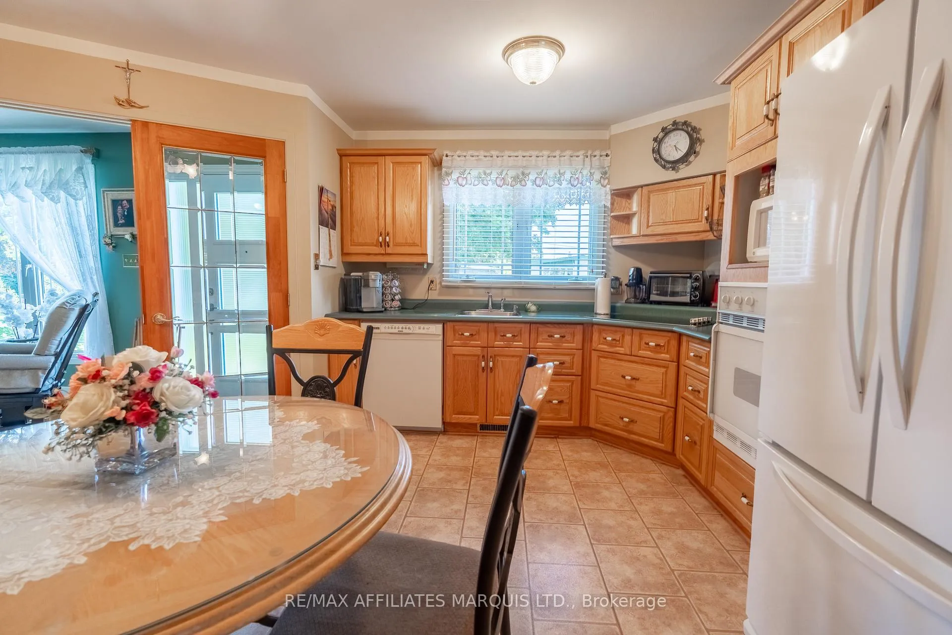 Photo 5 of 429 Beach Avenue, Cornwall — HOMEH