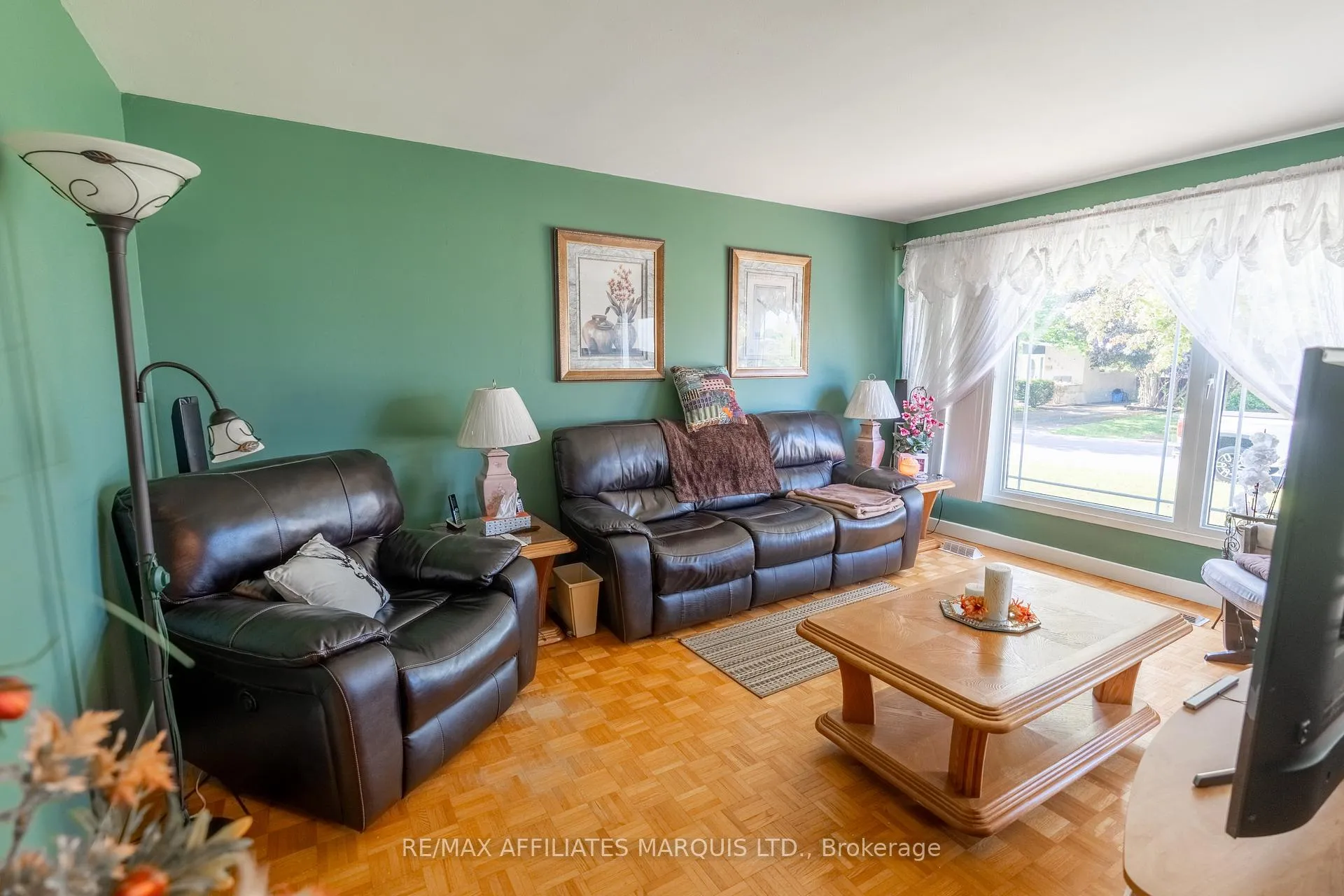 Photo 8 of 429 Beach Avenue, Cornwall — HOMEH