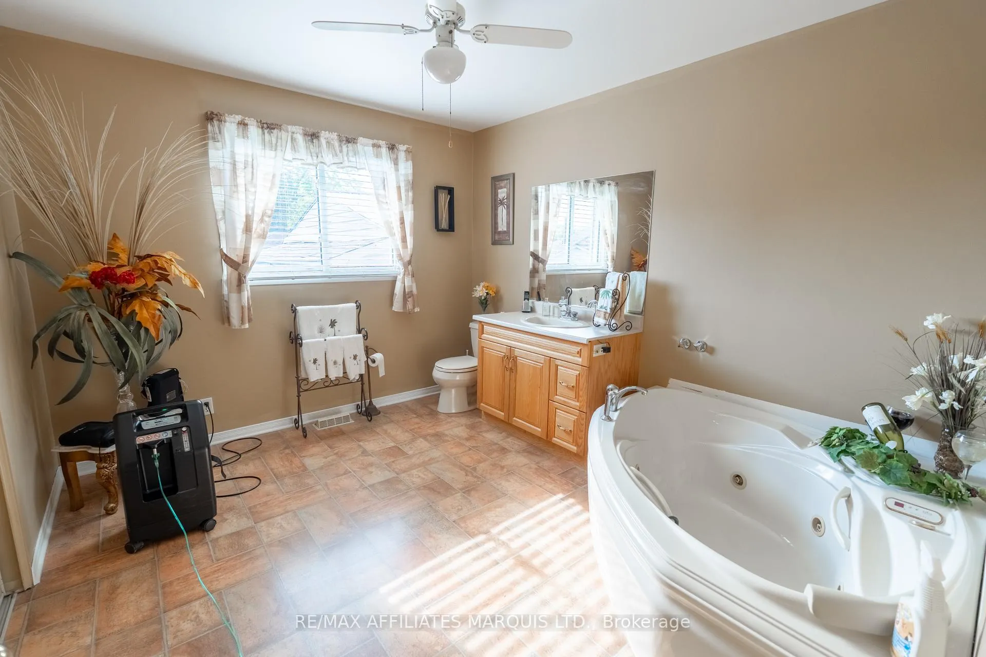 Photo 11 of 429 Beach Avenue, Cornwall — HOMEH