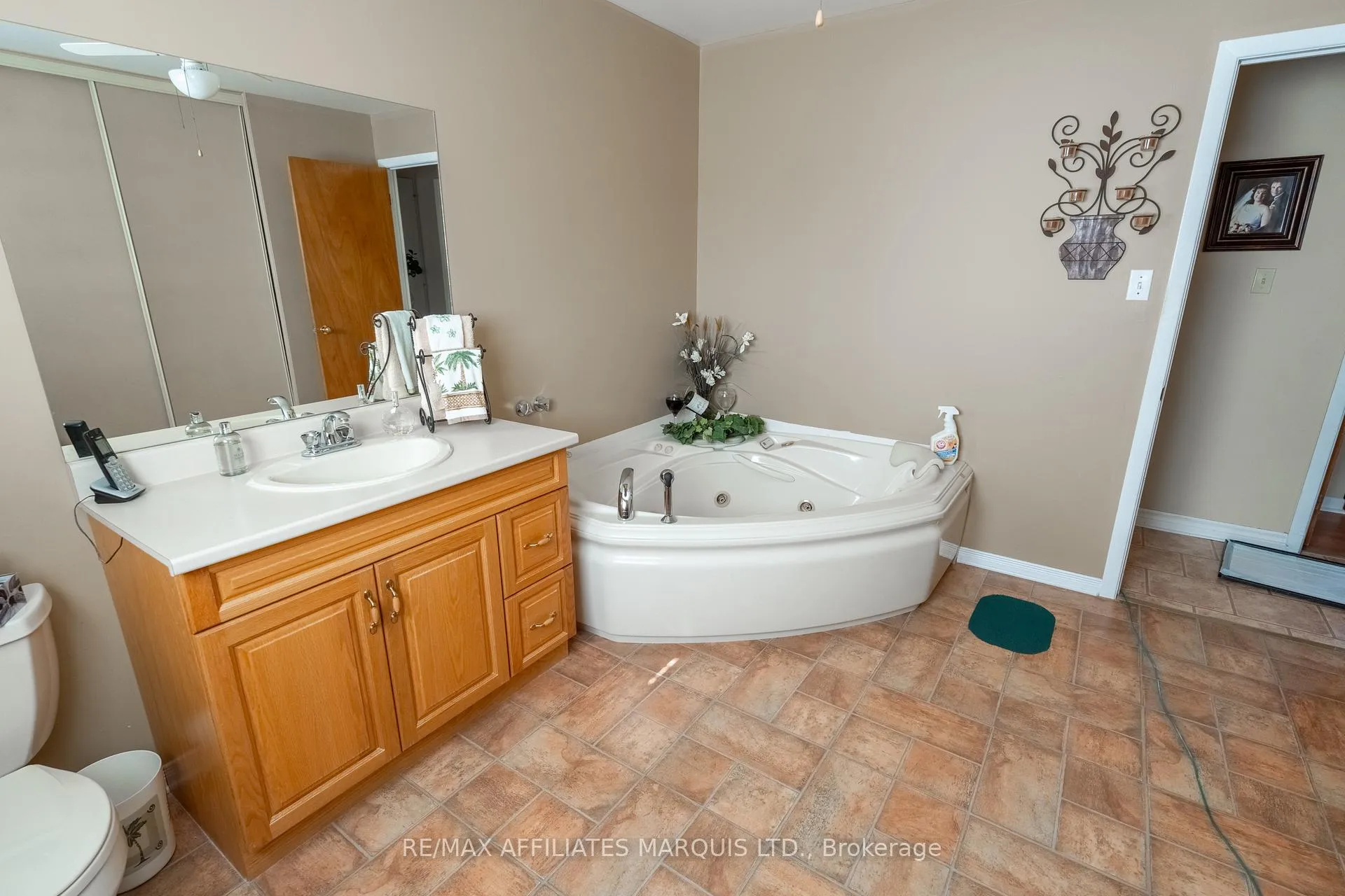 Photo 12 of 429 Beach Avenue, Cornwall — HOMEH