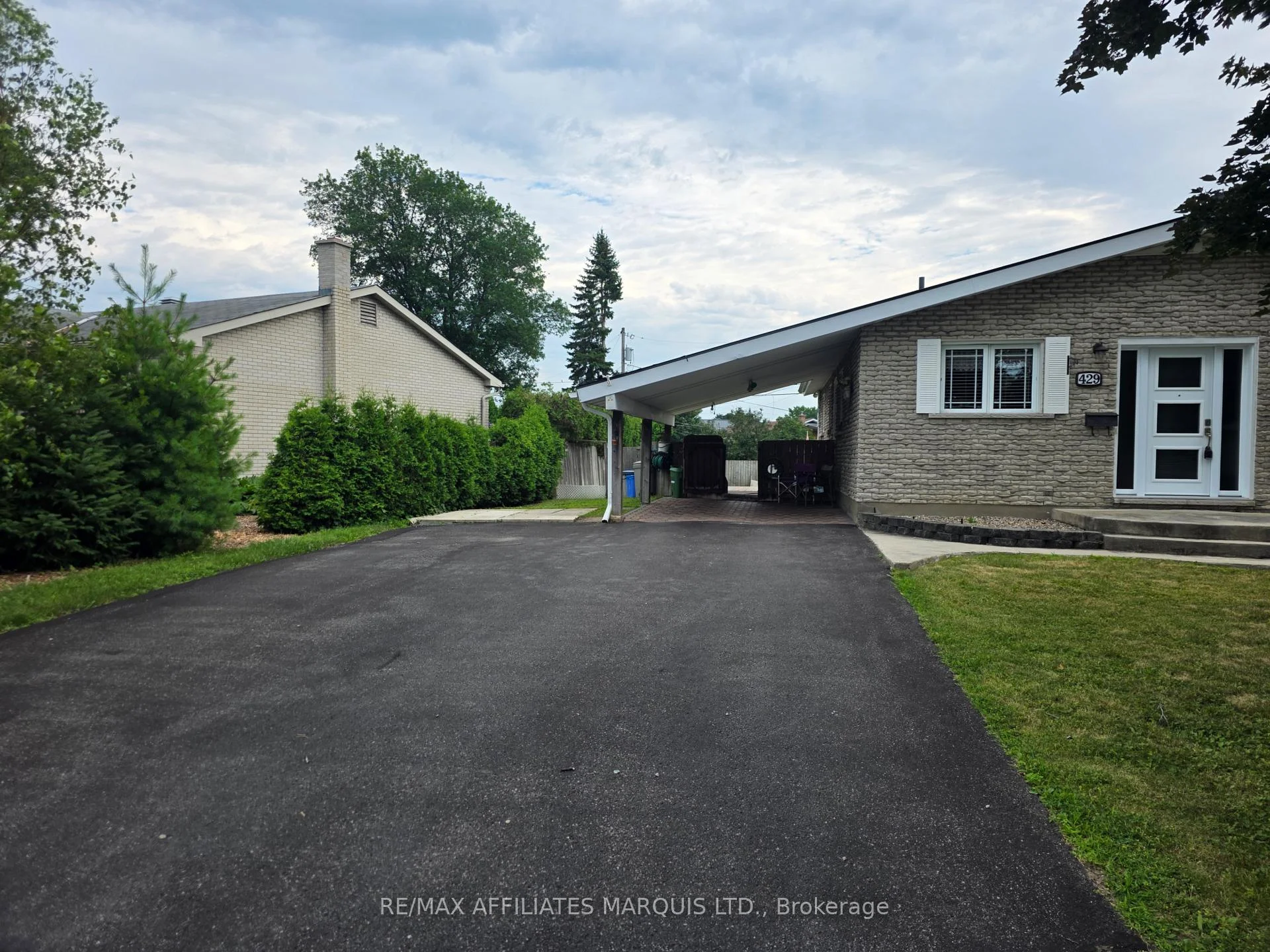 Photo 25 of 429 Beach Avenue, Cornwall — HOMEH