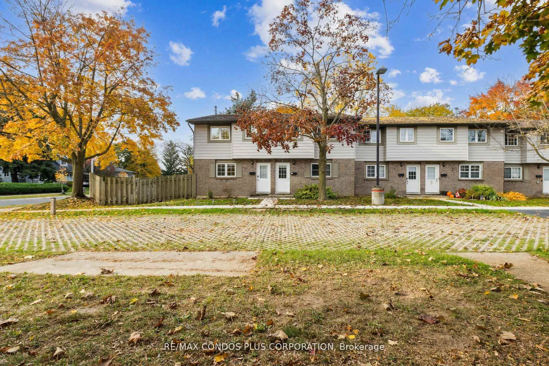 Photo 3 of Unit 2, 294 Fergus Avenue, Kitchener — HOMEH