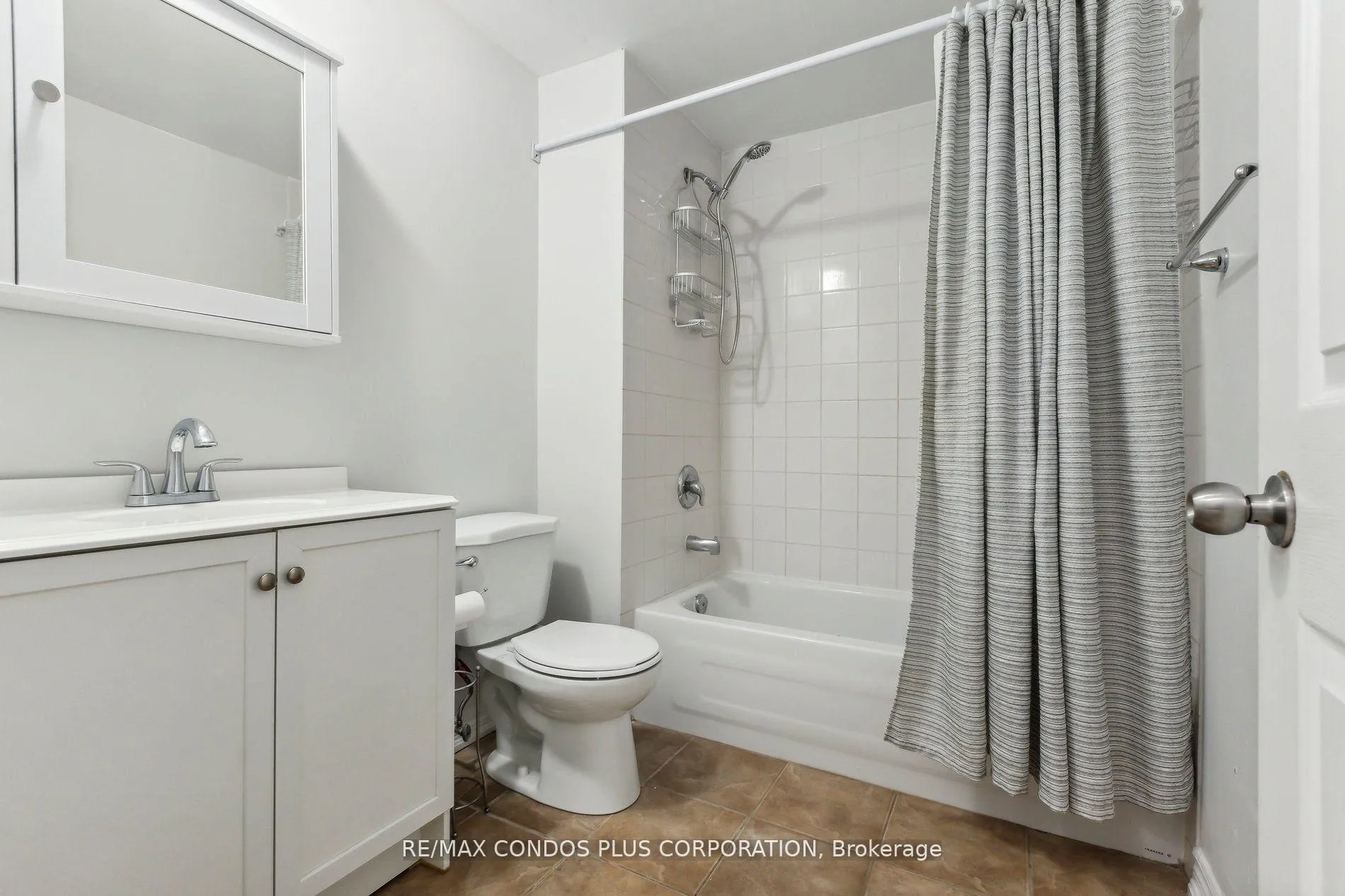 Photo 4 of Unit 2, 294 Fergus Avenue, Kitchener — HOMEH