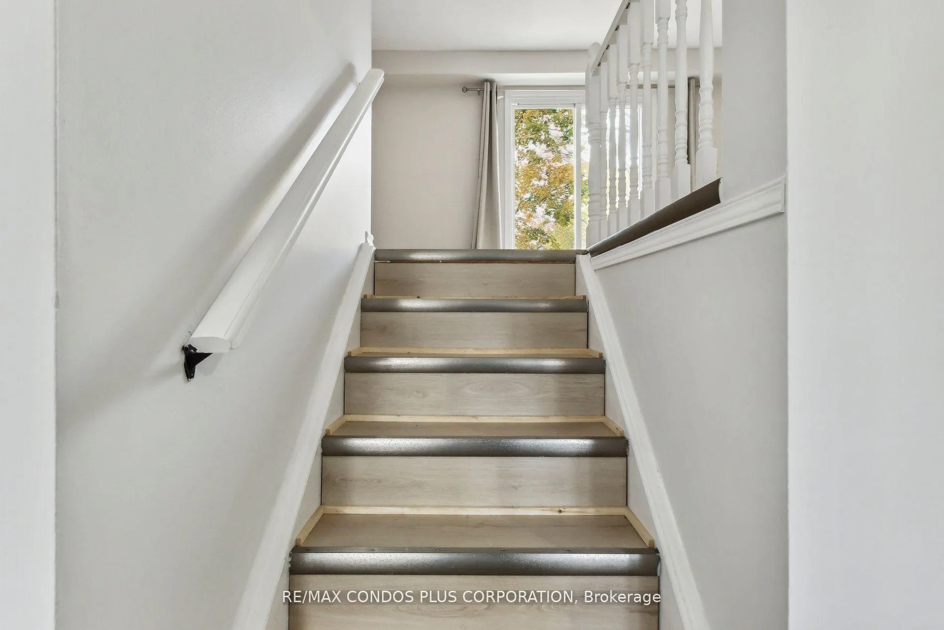Photo 8 of Unit 2, 294 Fergus Avenue, Kitchener — HOMEH