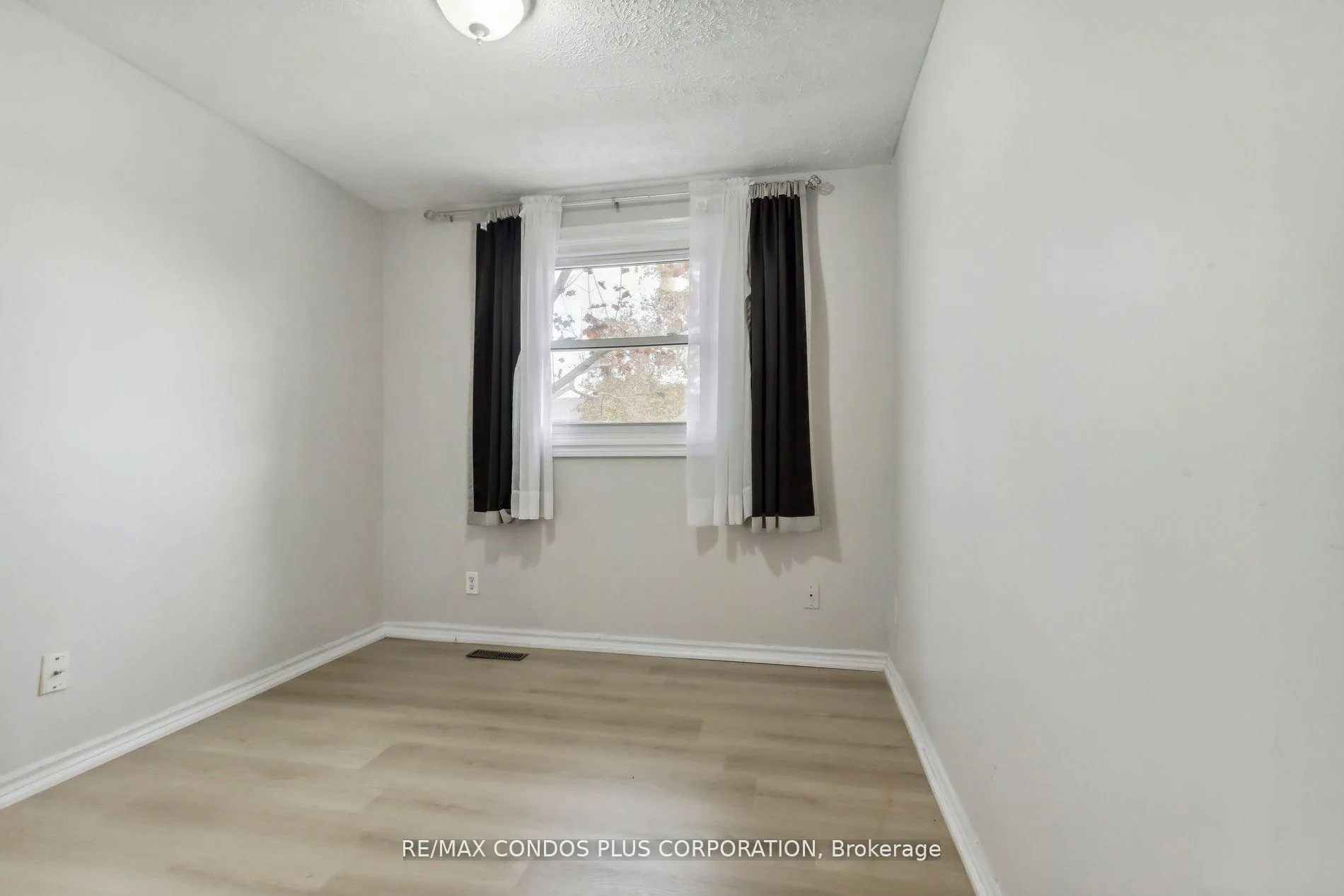 Photo 12 of Unit 2, 294 Fergus Avenue, Kitchener — HOMEH