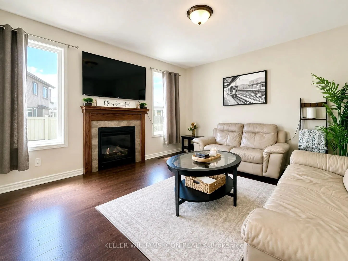 Photo 3 of 108 Solaris Drive, Ottawa, Kanata - Emerald Meadows/Trailwest — HOMEH