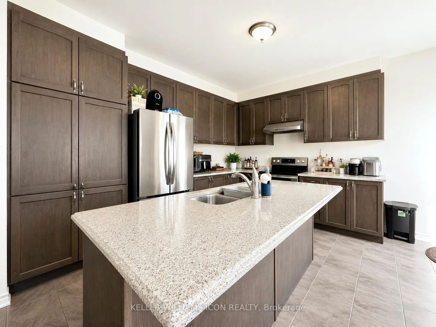 Photo 5 of 108 Solaris Drive, Ottawa, Kanata - Emerald Meadows/Trailwest — HOMEH