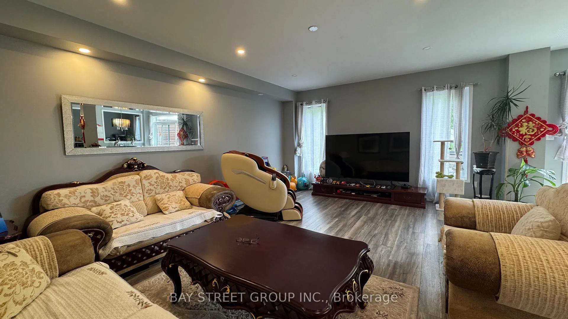 Photo 6 of 7889 Buckeye Crescent, Niagara Falls, Brown — HOMEH