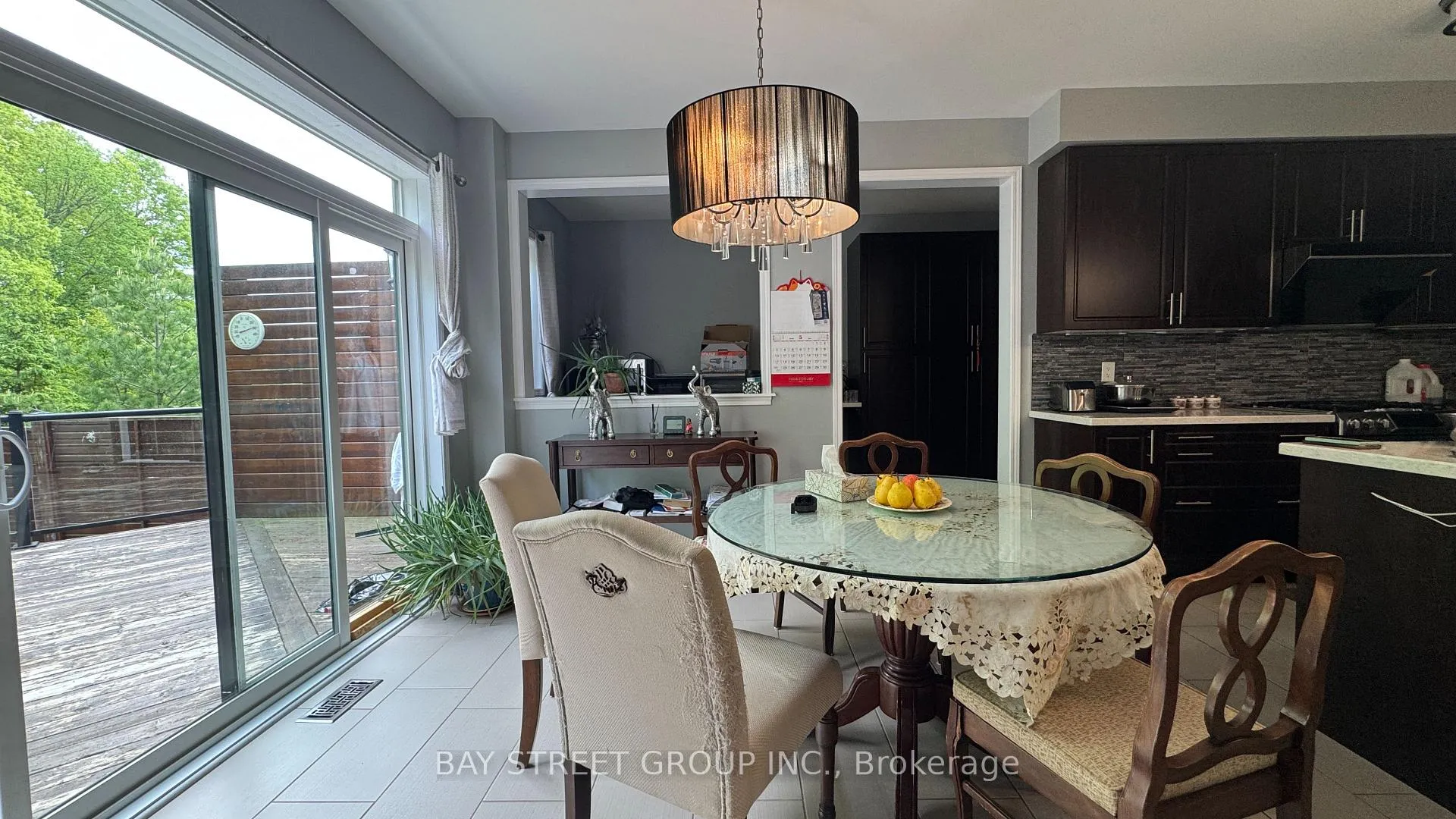 Photo 8 of 7889 Buckeye Crescent, Niagara Falls, Brown — HOMEH
