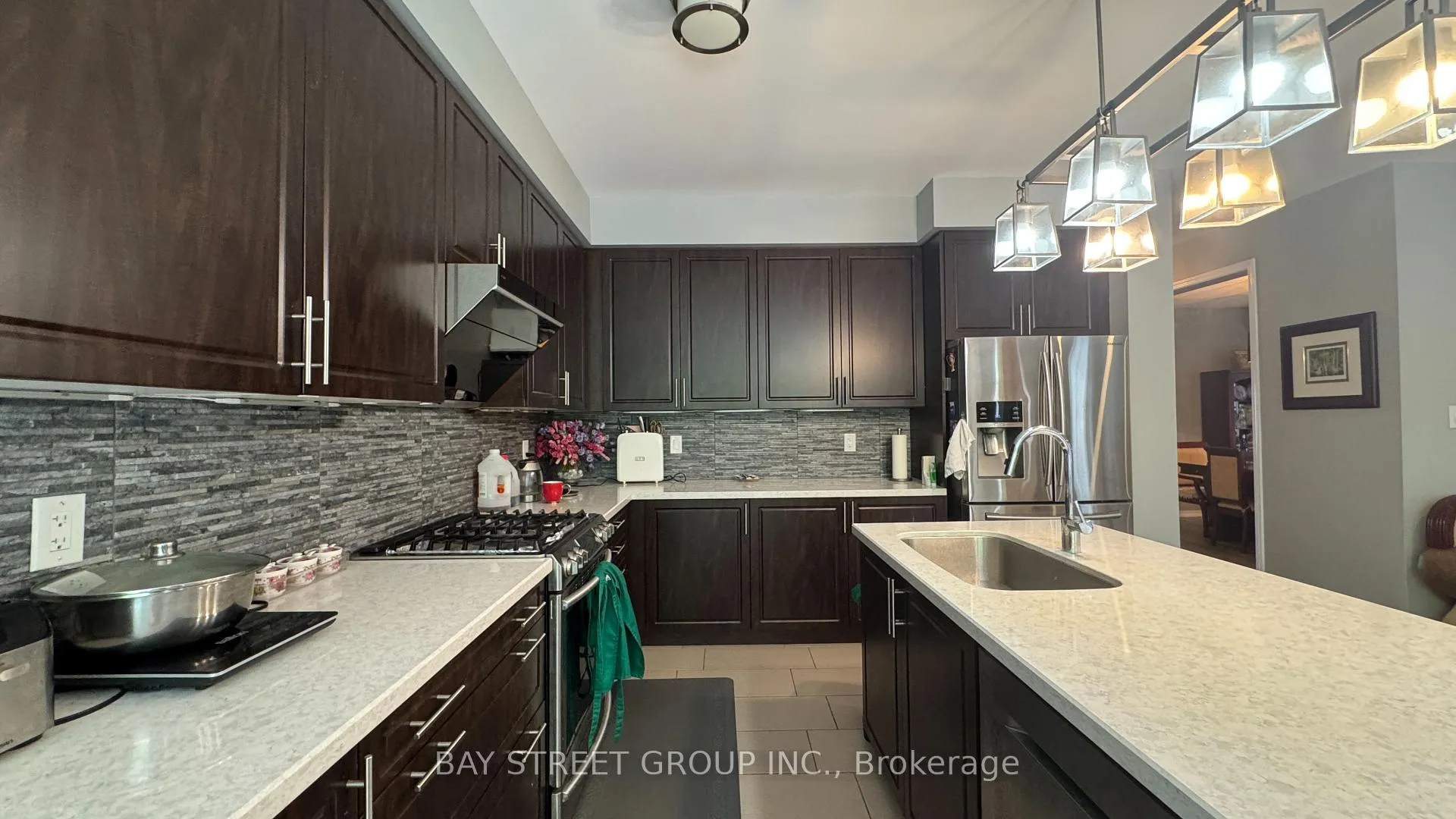 Photo 10 of 7889 Buckeye Crescent, Niagara Falls, Brown — HOMEH