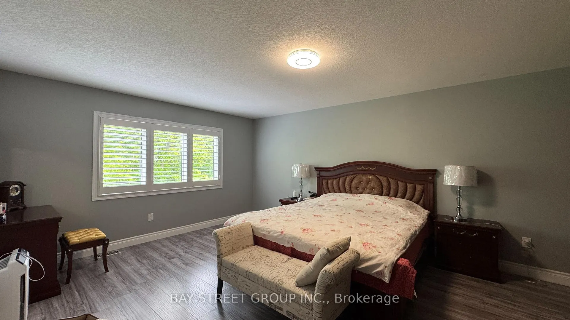Photo 13 of 7889 Buckeye Crescent, Niagara Falls, Brown — HOMEH