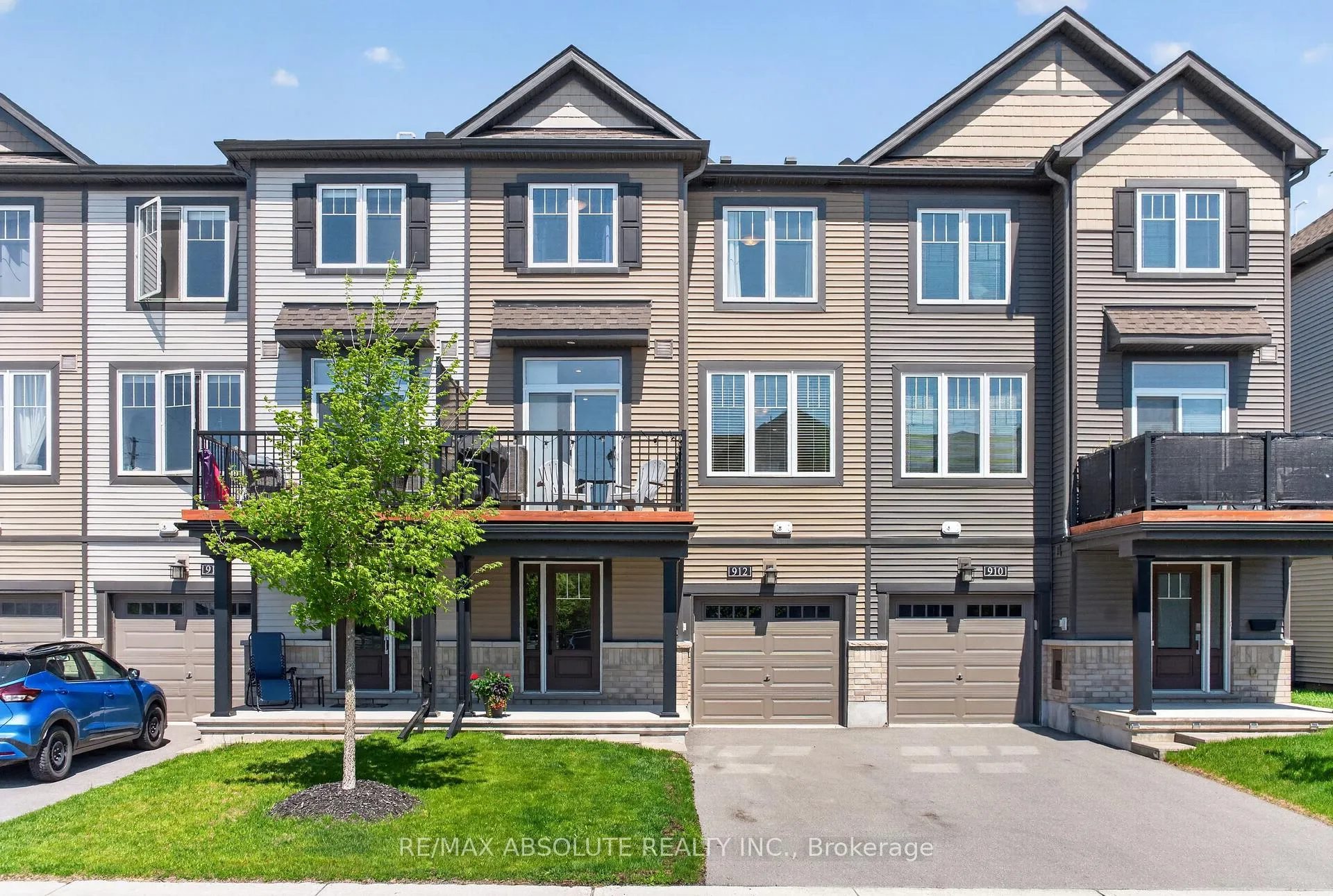 Front of 912 Lixnaw Court