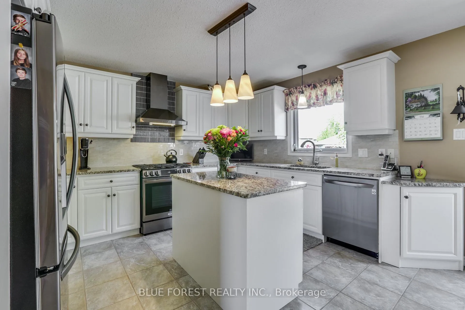 Photo 7 of 116 Woodvale Drive, Thames Centre, Dorchester — HOMEH