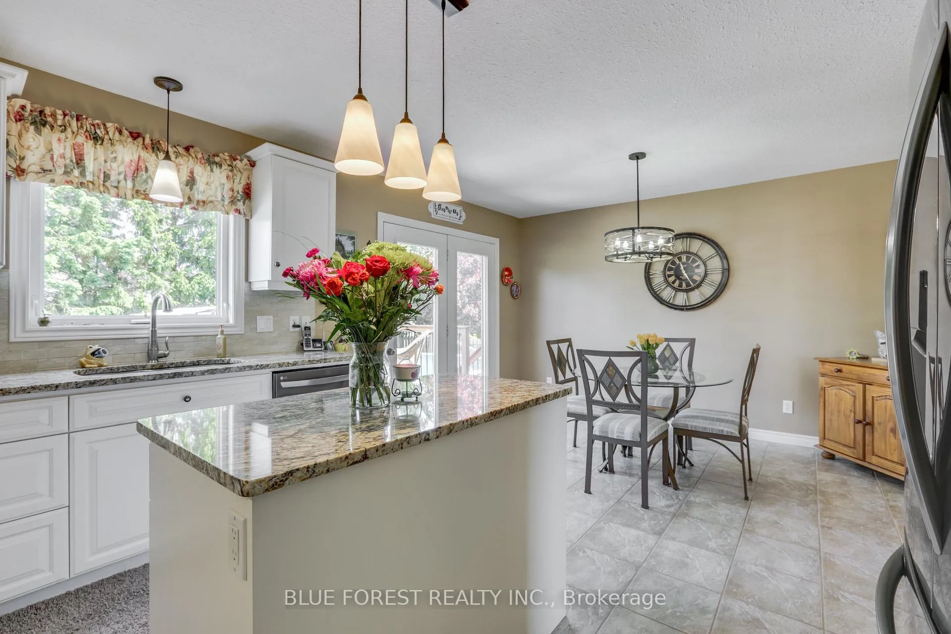 Photo 10 of 116 Woodvale Drive, Thames Centre, Dorchester — HOMEH