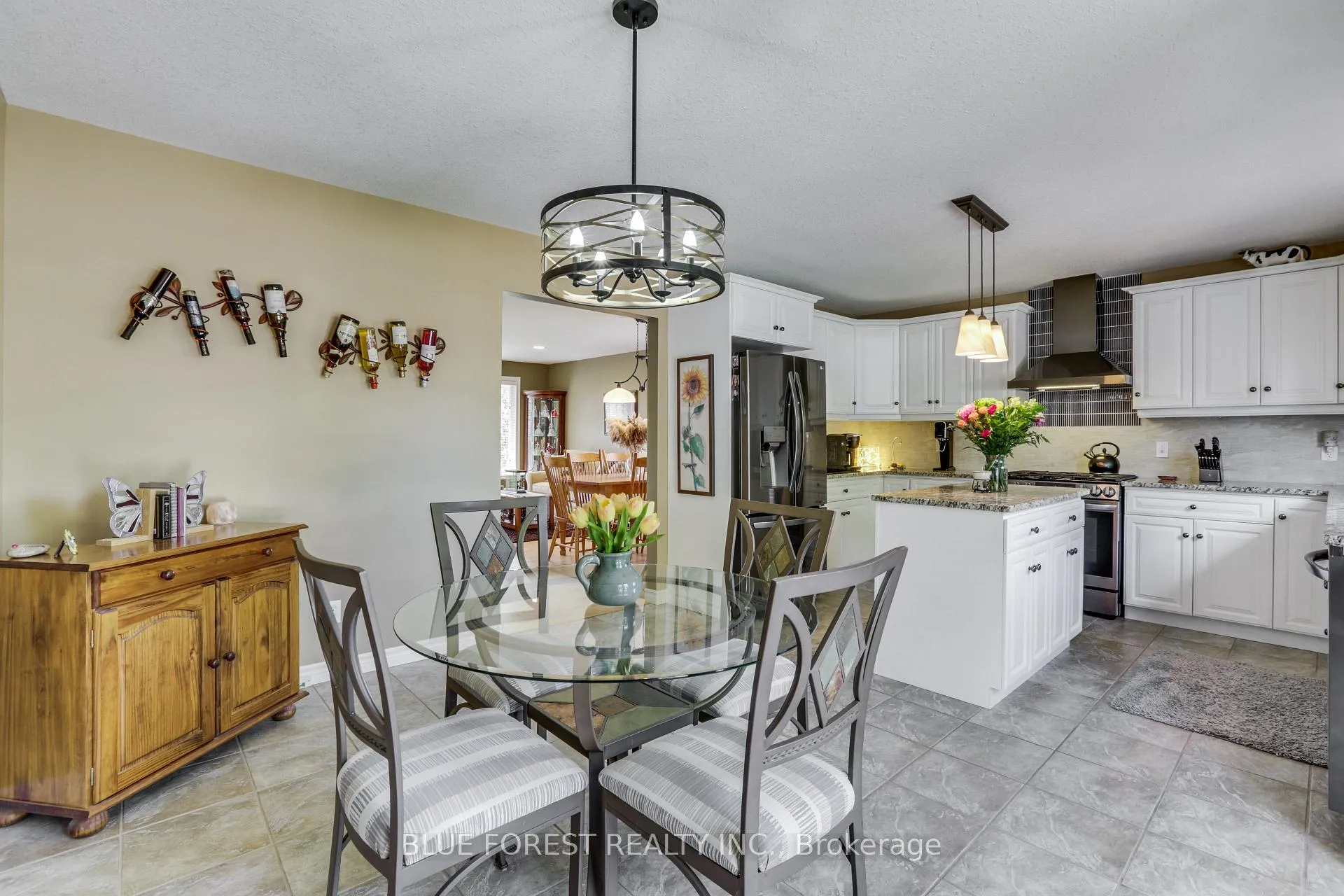 Photo 12 of 116 Woodvale Drive, Thames Centre, Dorchester — HOMEH