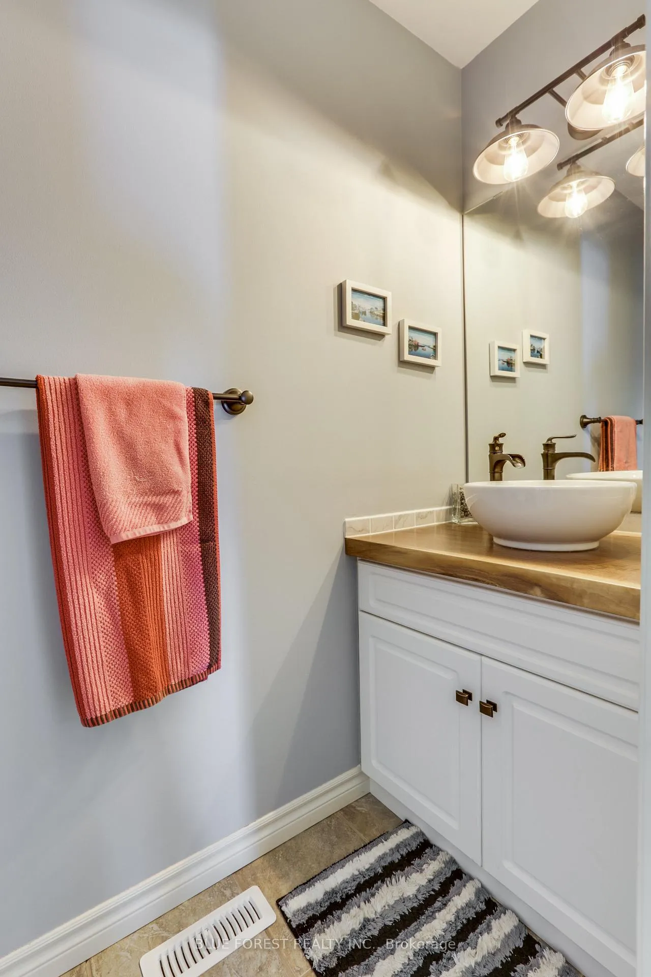 Photo 13 of 116 Woodvale Drive, Thames Centre, Dorchester — HOMEH