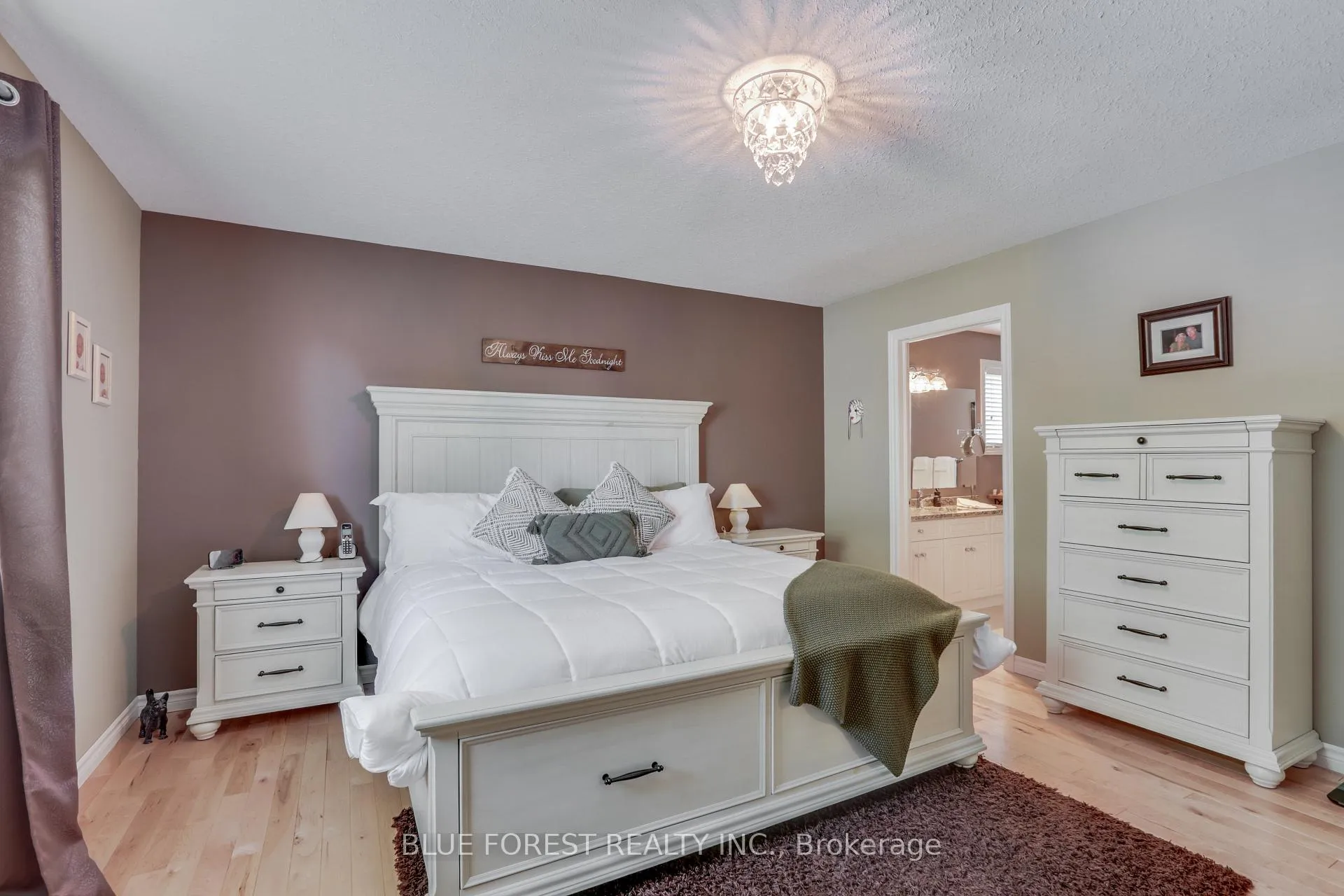 Photo 18 of 116 Woodvale Drive, Thames Centre, Dorchester — HOMEH