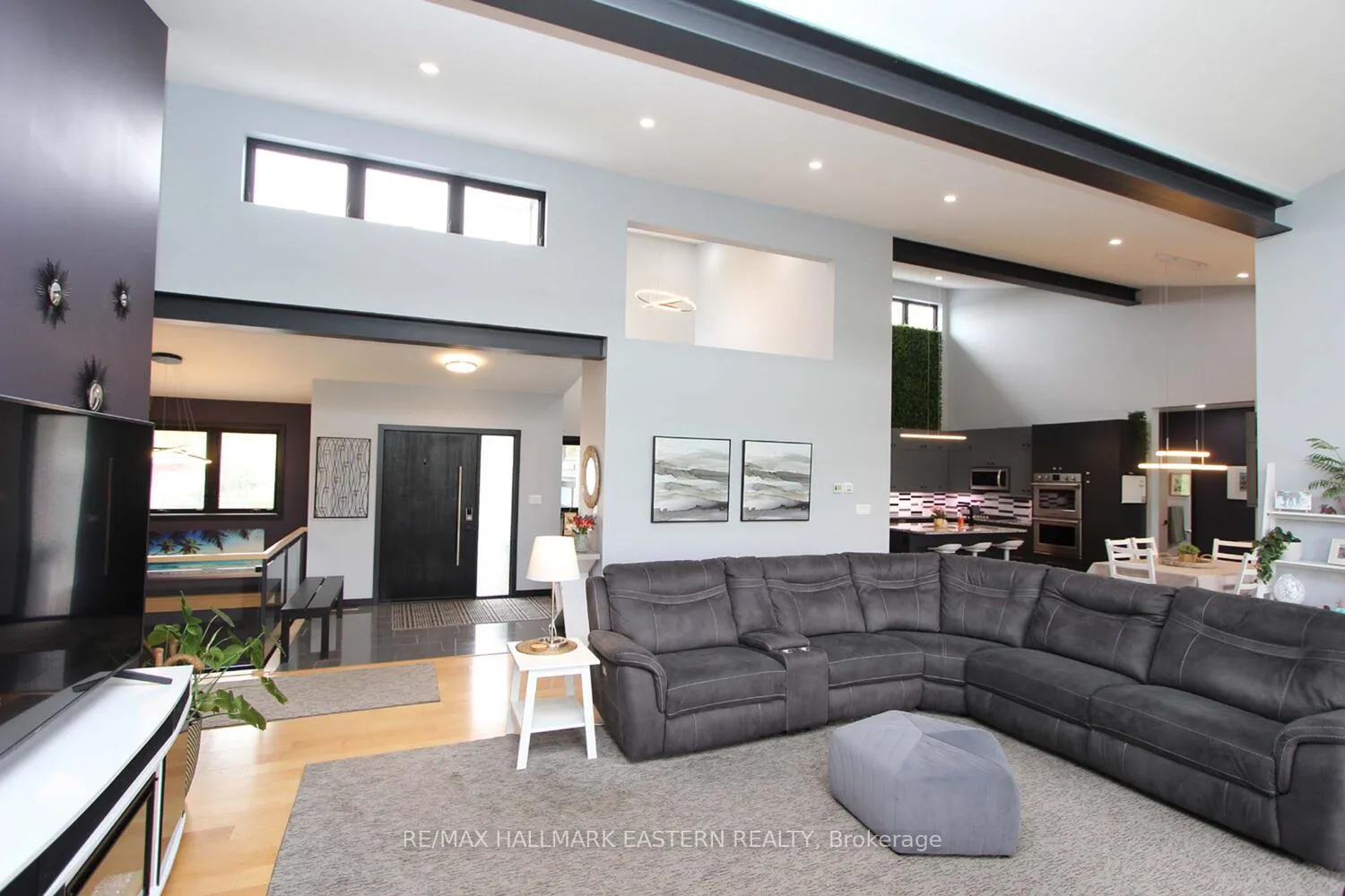 Photo 11 of 1483 Webster Road, Douro-Dummer — HOMEH