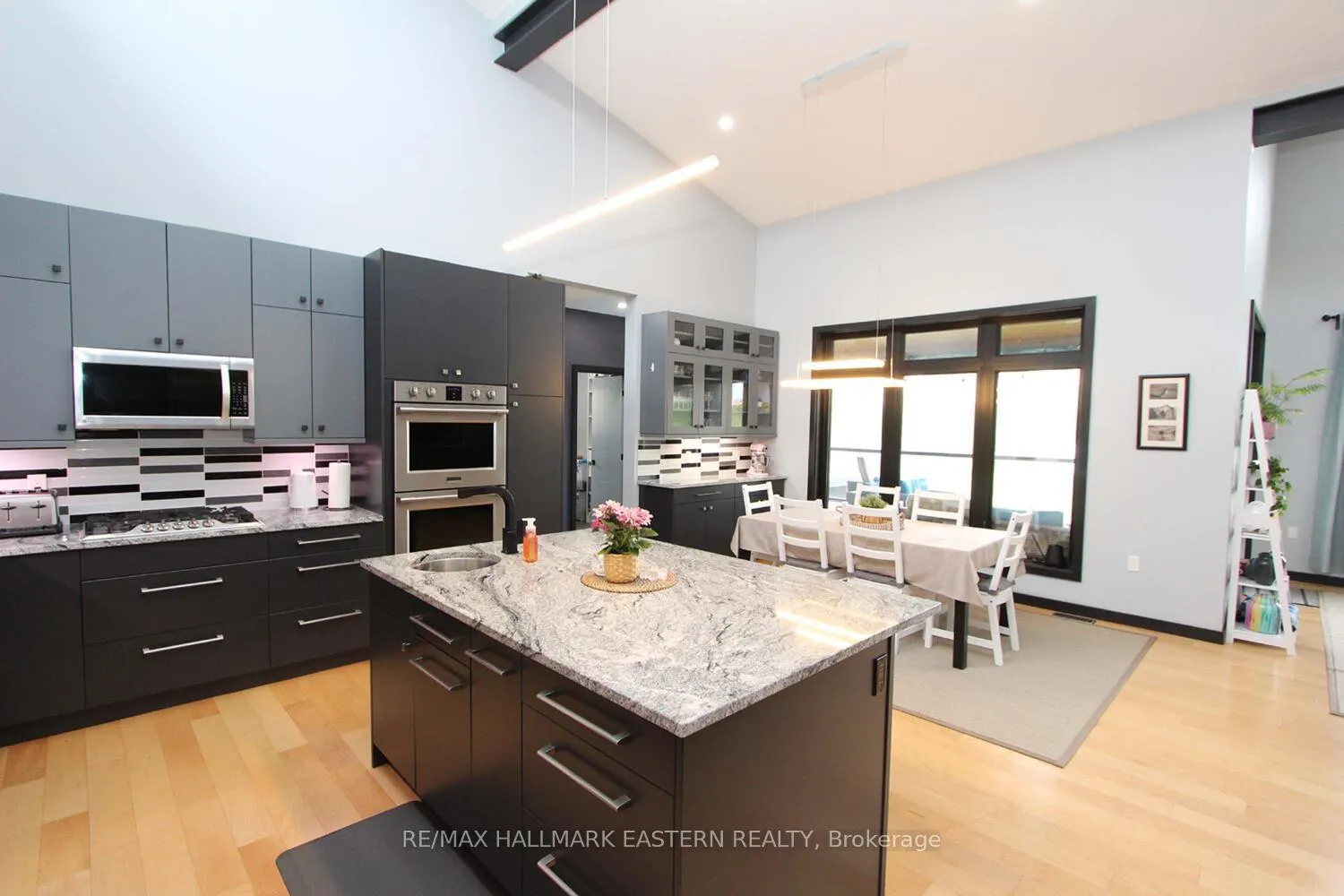 Photo 14 of 1483 Webster Road, Douro-Dummer — HOMEH