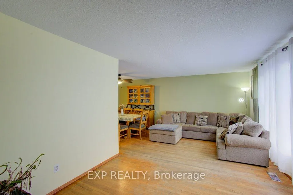 Photo 4 of 44 Madison Avenue, Orangeville — HOMEH