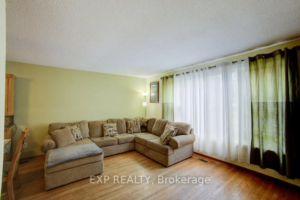 Photo 5 of 44 Madison Avenue, Orangeville — HOMEH